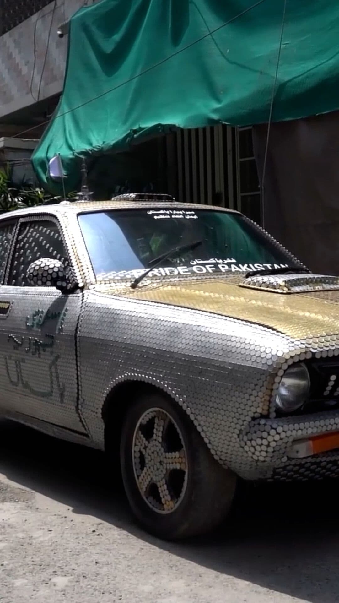 Cubre con Monedas la Carrocería de su Auto