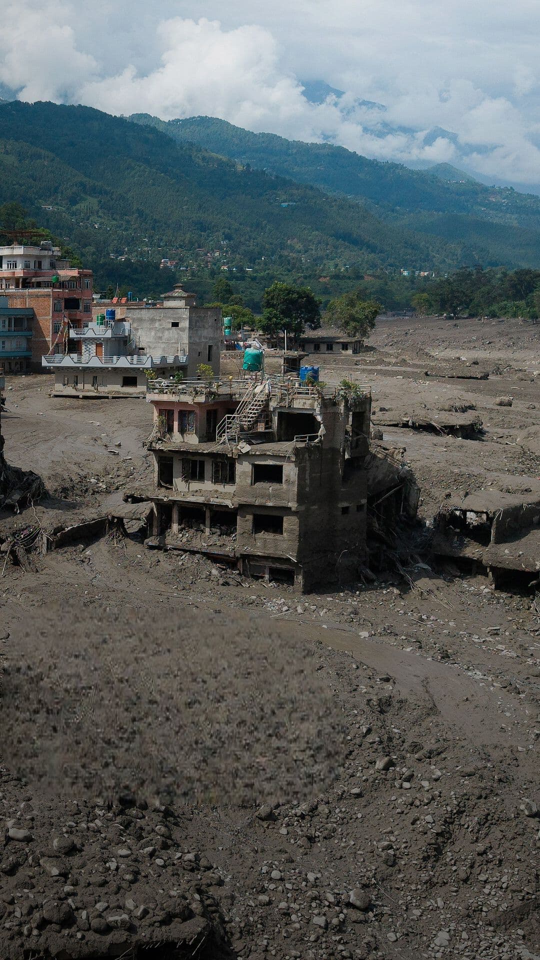 Cómo Ocurrió la Inundación en la Frontera China-Nepal
