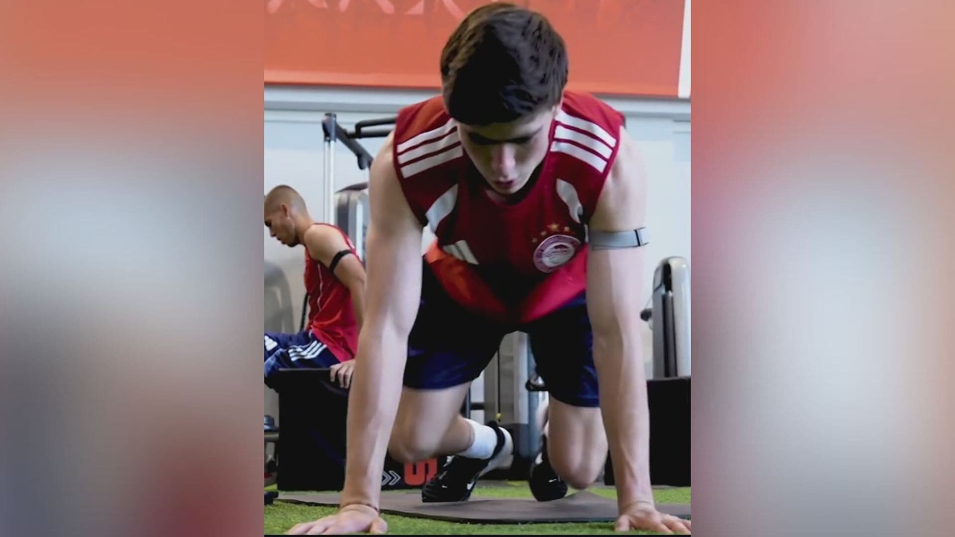 Así Fue el Primer Entrenamiento de la 'Hormiga' González con el Olympiacos