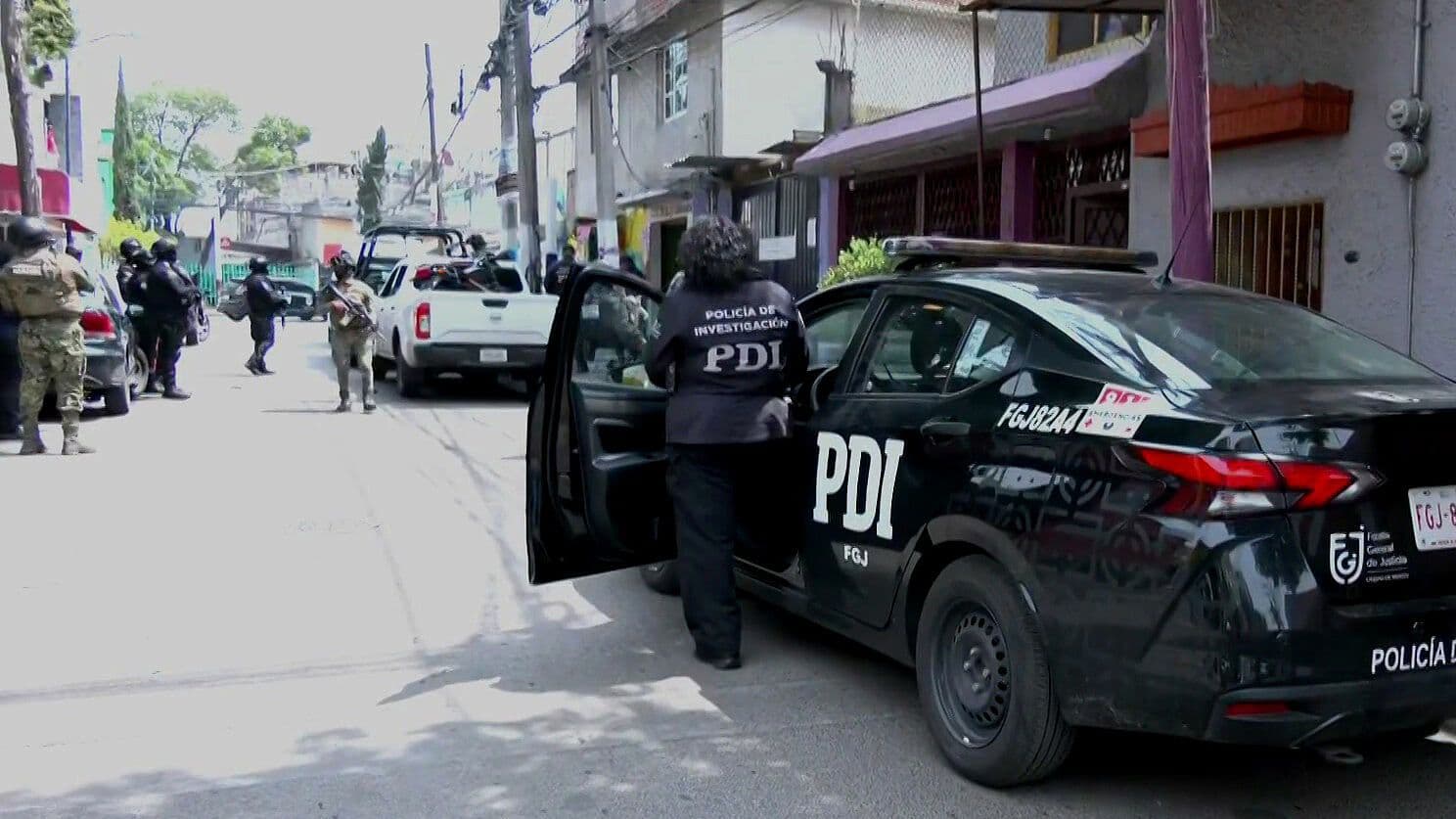 La Fiscalía de la CDMX Realiza un Operativo por Robo de Vehículos en Azcapotzalco