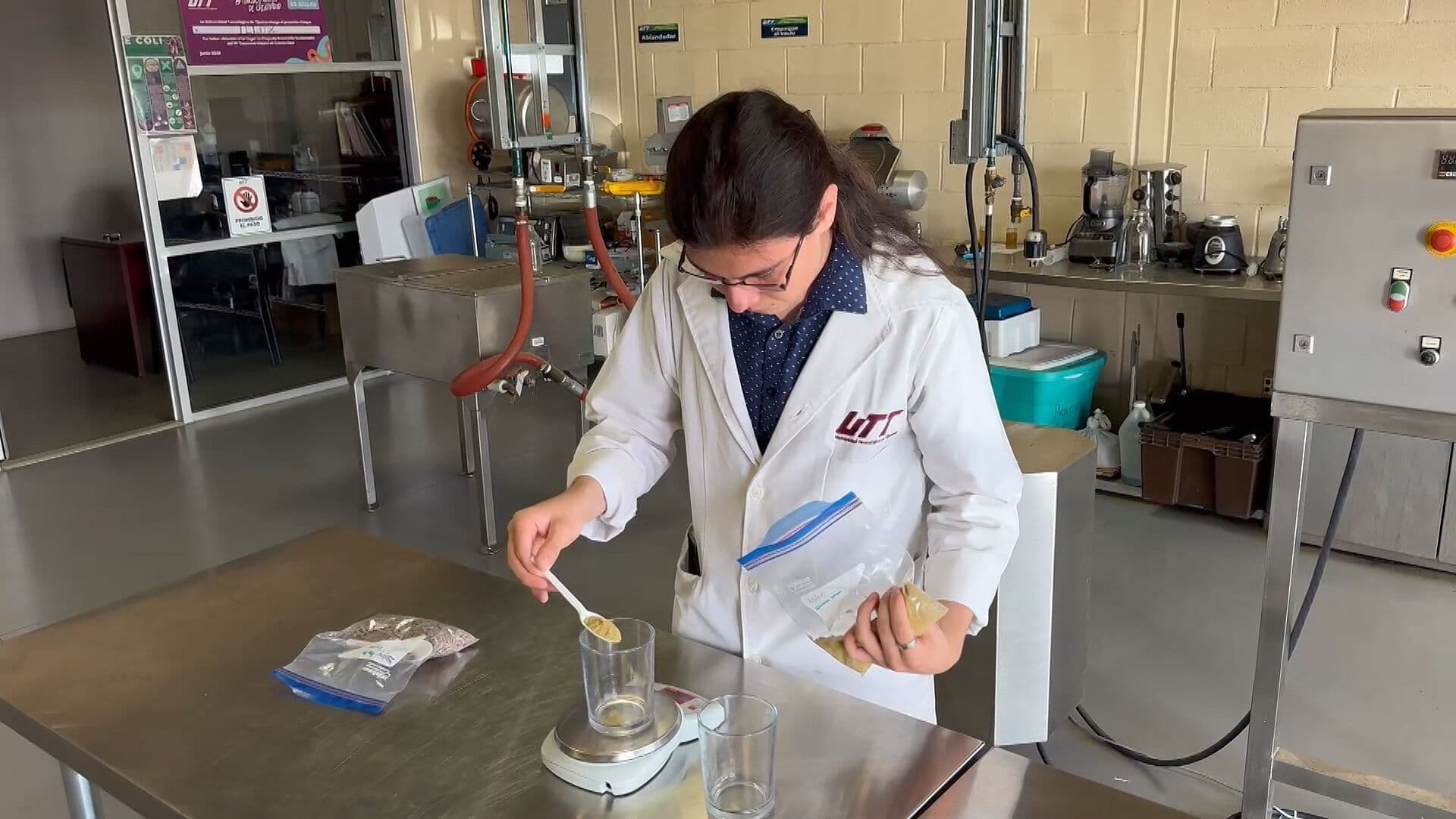 Estudiante de Ensenada Crea Sopa Instantánea con Harina de Larva de Mosca