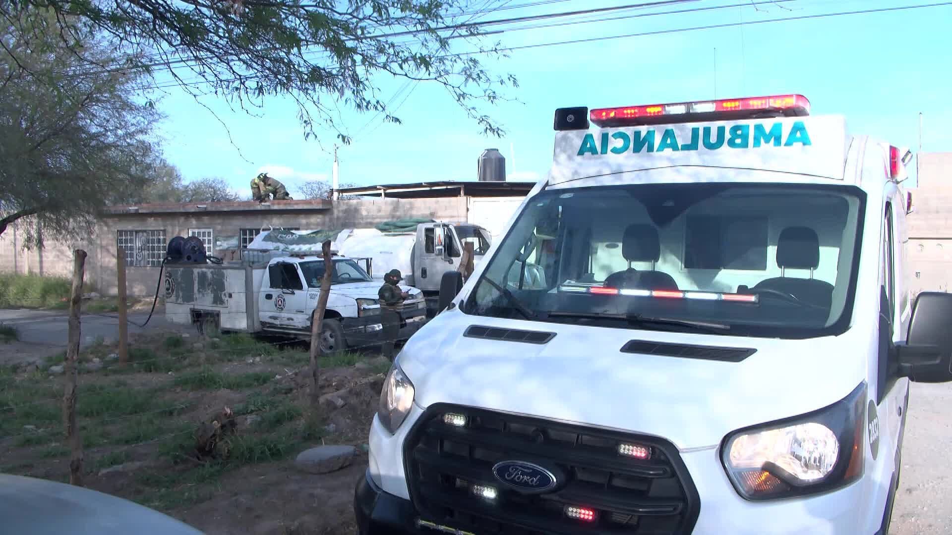 Incendio en Recicladora Deja a Dos Bomberos con Inhalación de Humo en SLP