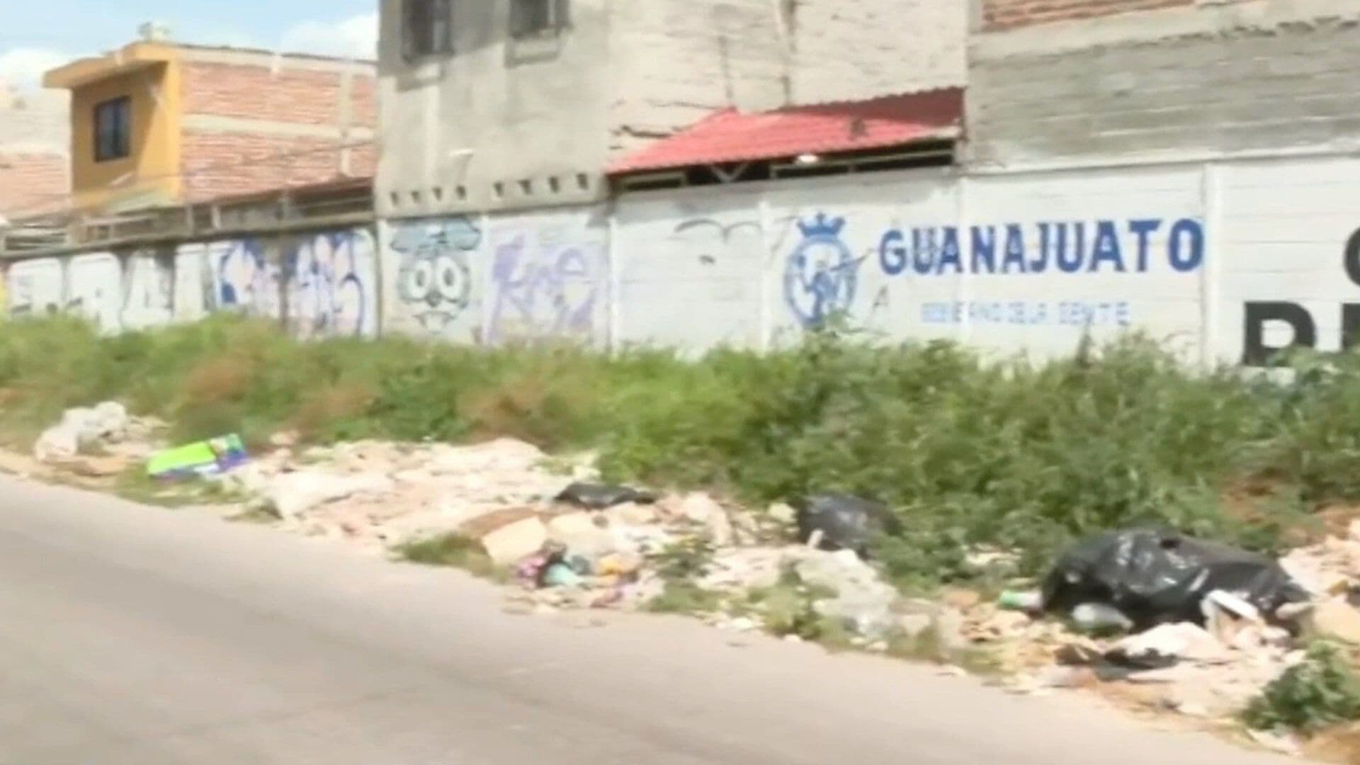 Emplean Avenida como Basurero en Calles de Jerez en León Guanajuato