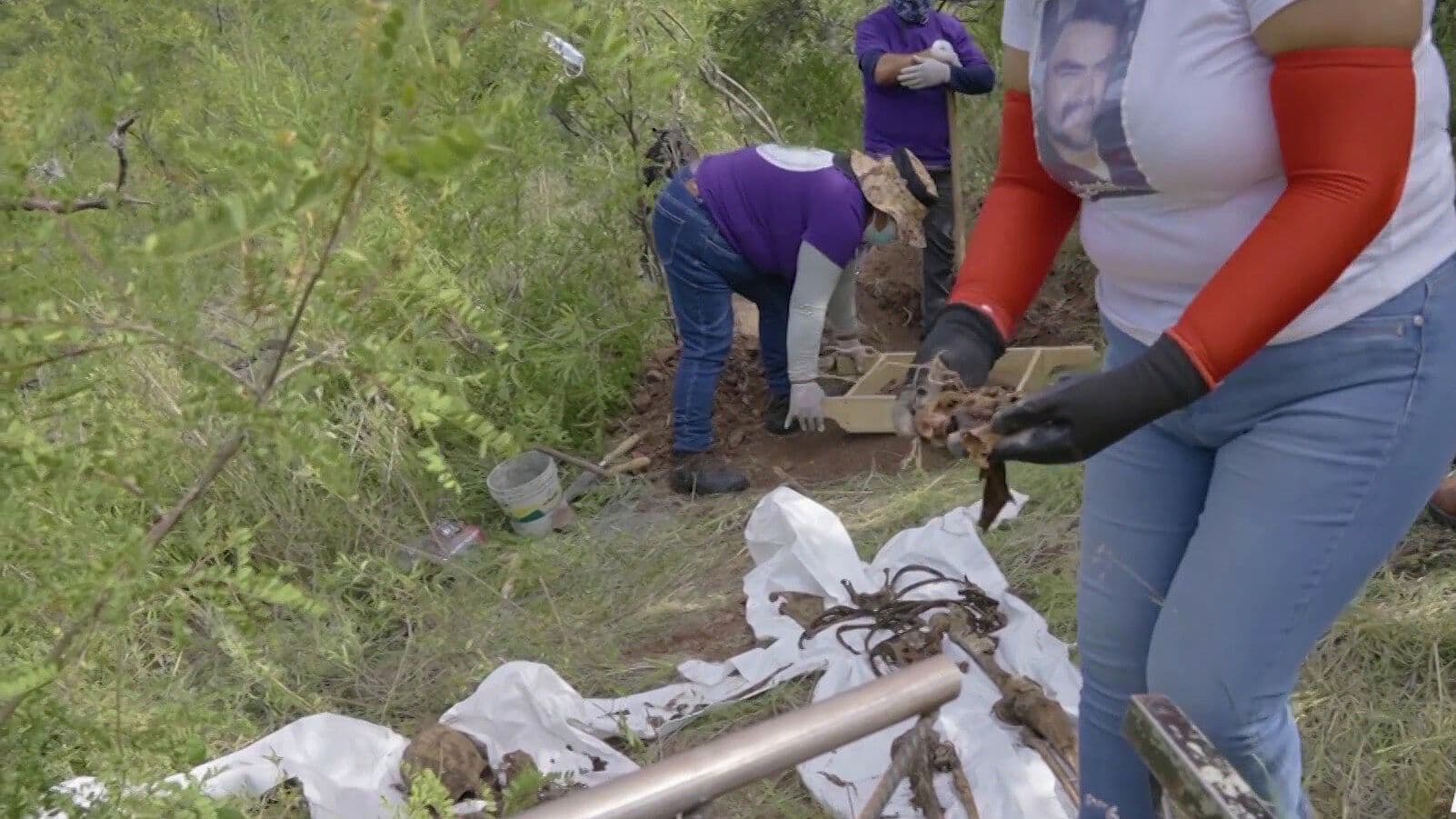Escarbar en Lugares Inhóspitos: Mujeres en Zacatecas Buscan a sus Desaparecidos