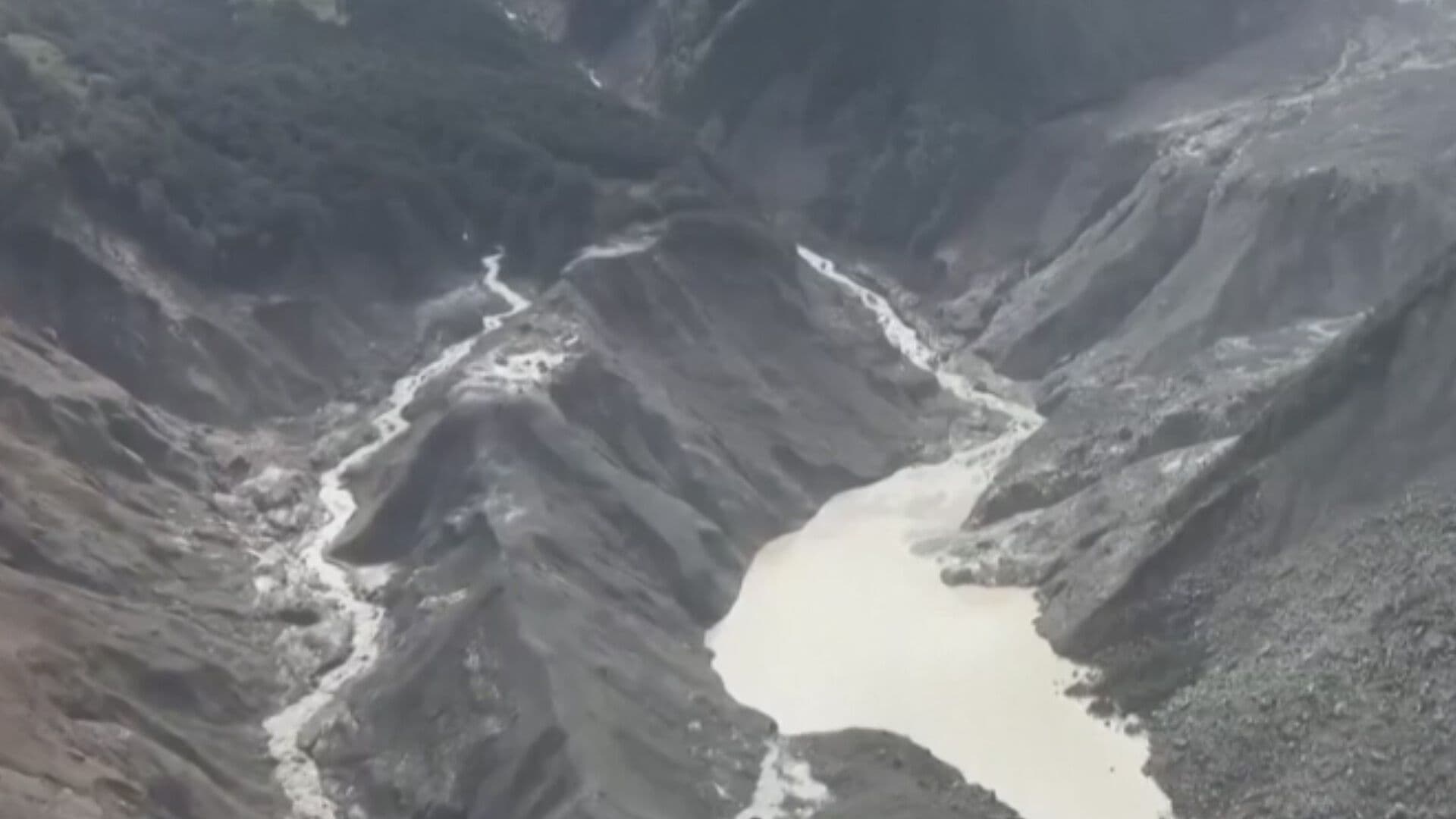 Continúa la Alerta en Nepal por Posible Desbordamiento de Lago