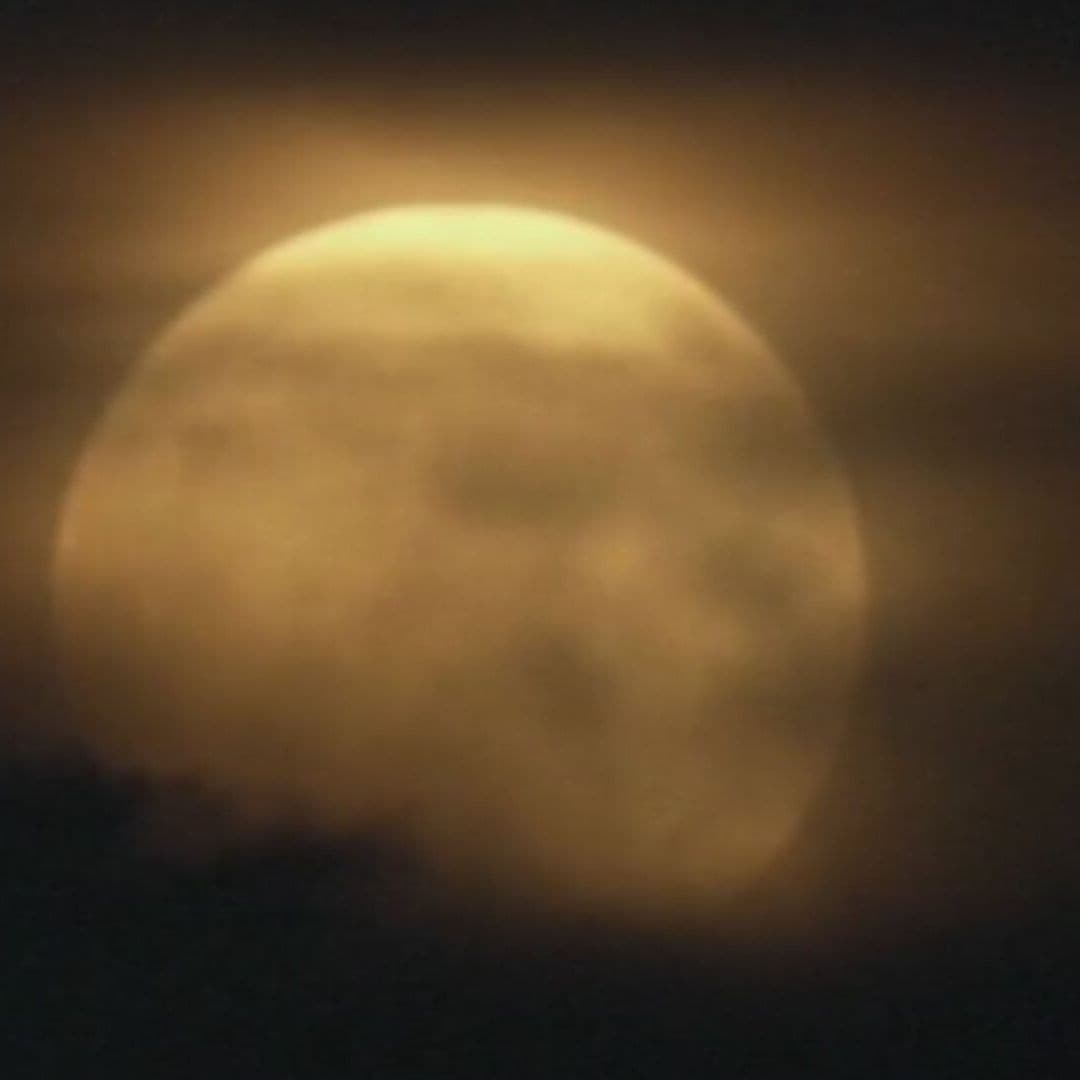 Así se Vio el Eclipse Parcial de Luna en el Mundo