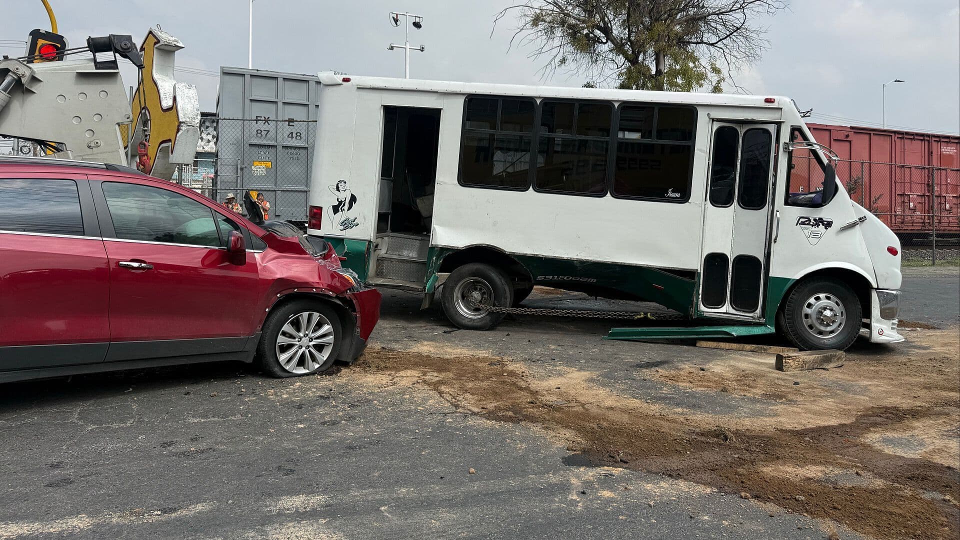 Choque Termina en Volcadura de Transporte Público en Ecatepec, Edomex