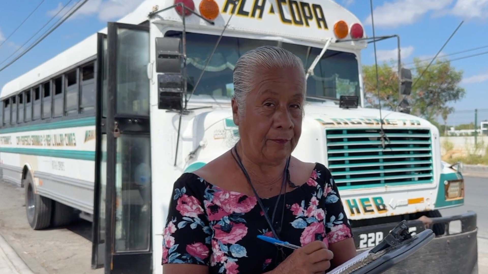 Abuelita se Gana la Vida Entre Rutas y Camiones en Matamoros, Tamaulipas