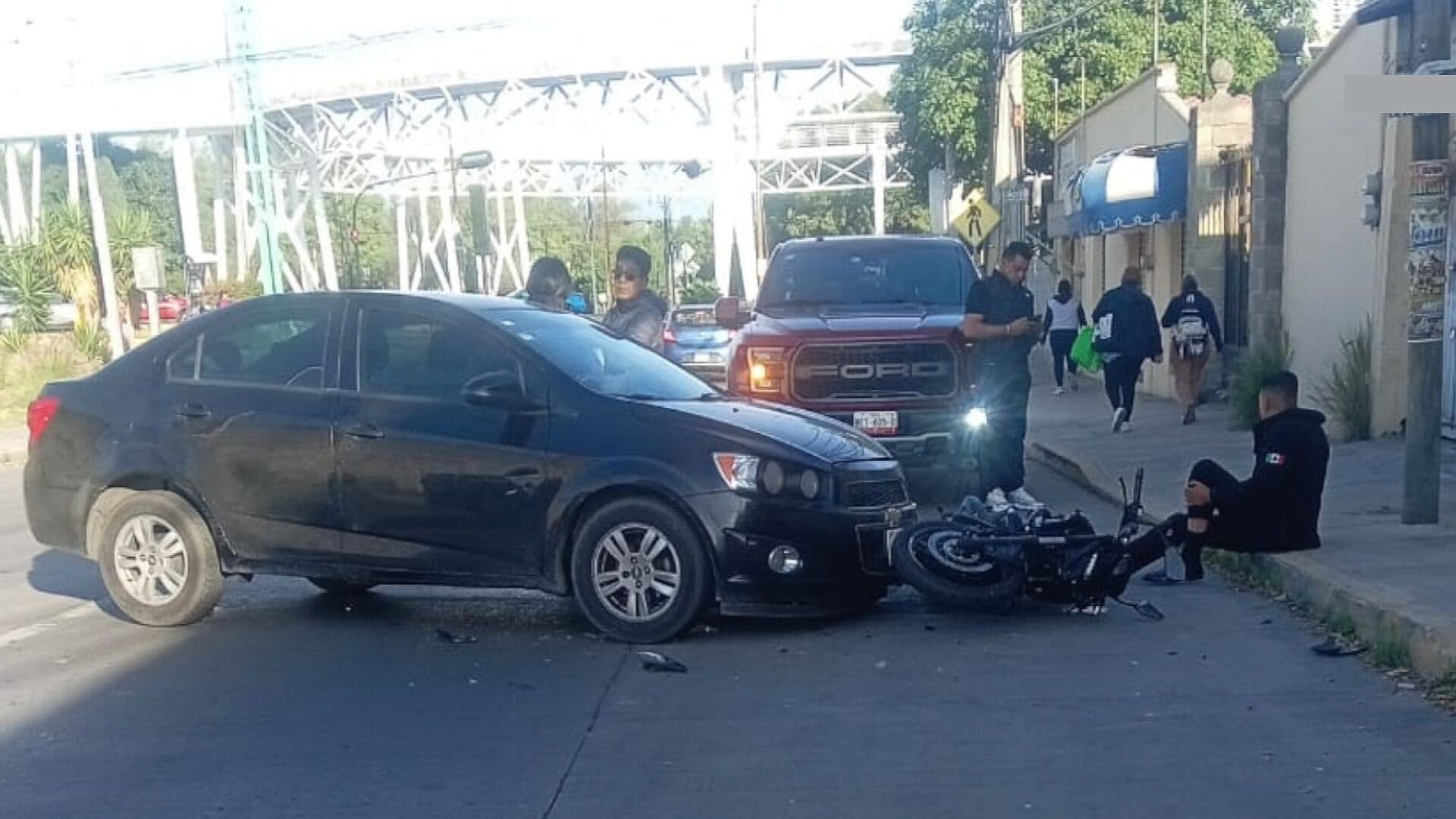 Accidente Motociclista Automóvil Calle Francisco Villa Bulevar Hermanos Serdán Puebla