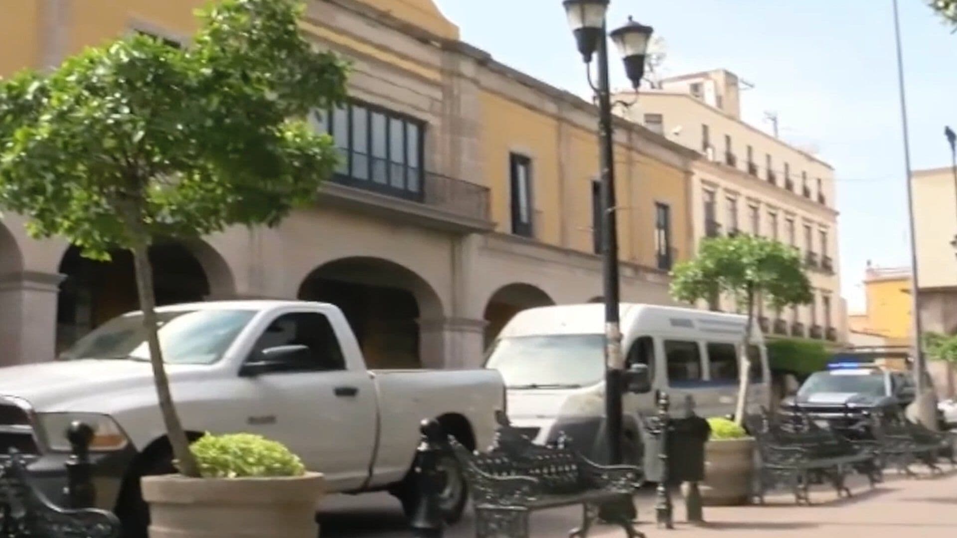 Detienen a Dos Personas al Pagar a un Taxi por Pagar con Billetes Falsos en Celaya