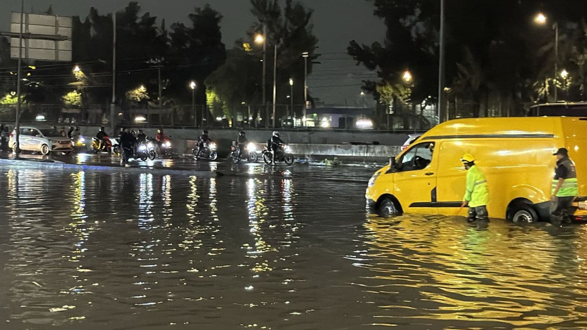 Lluvia Provoca Estragos al Tránsito y Traslado en el Sur y Oriente de la CDMX