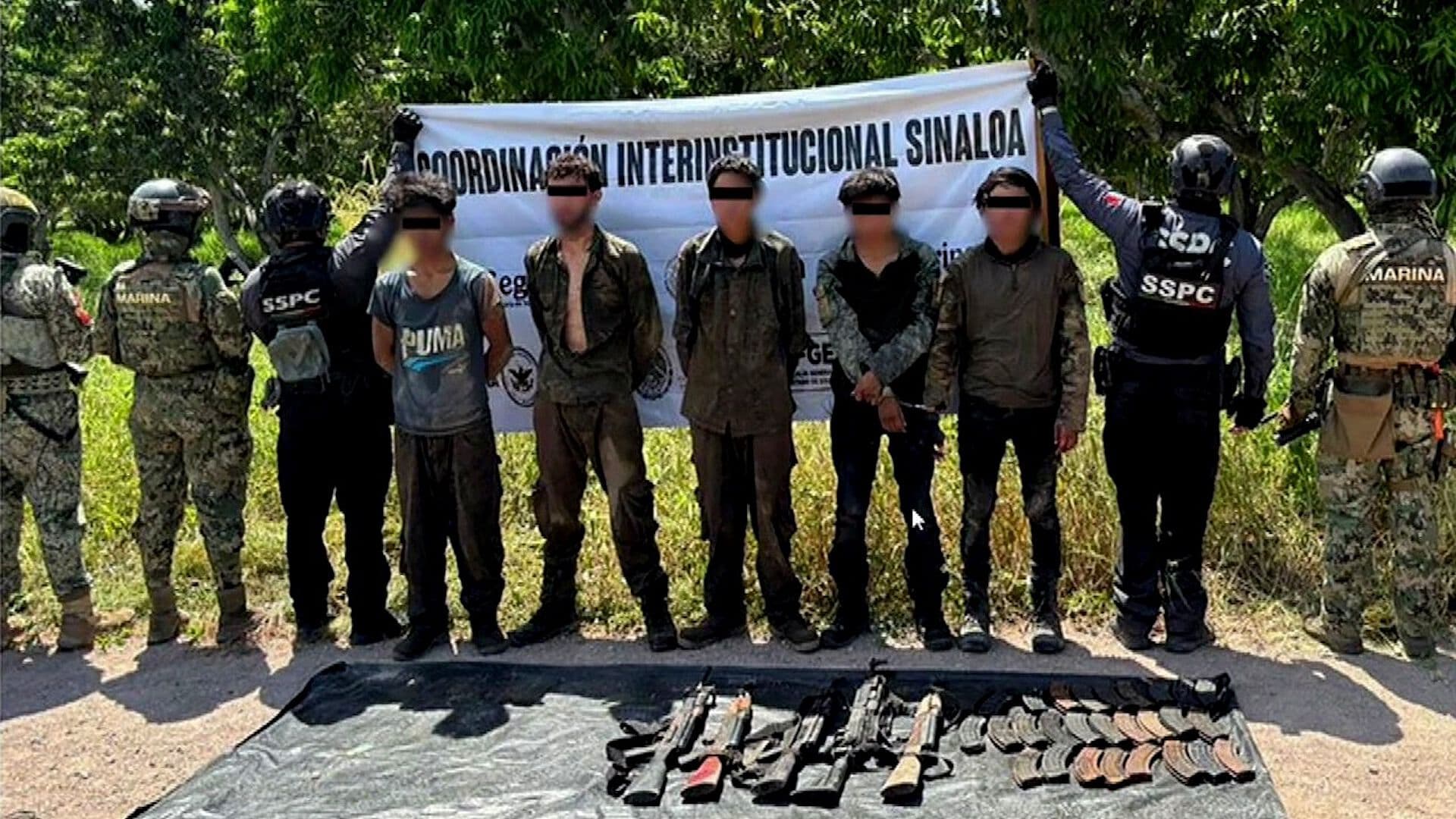 Operativos Dejan Ocho Detenidos y Arsenal Asegurado en Sinaloa