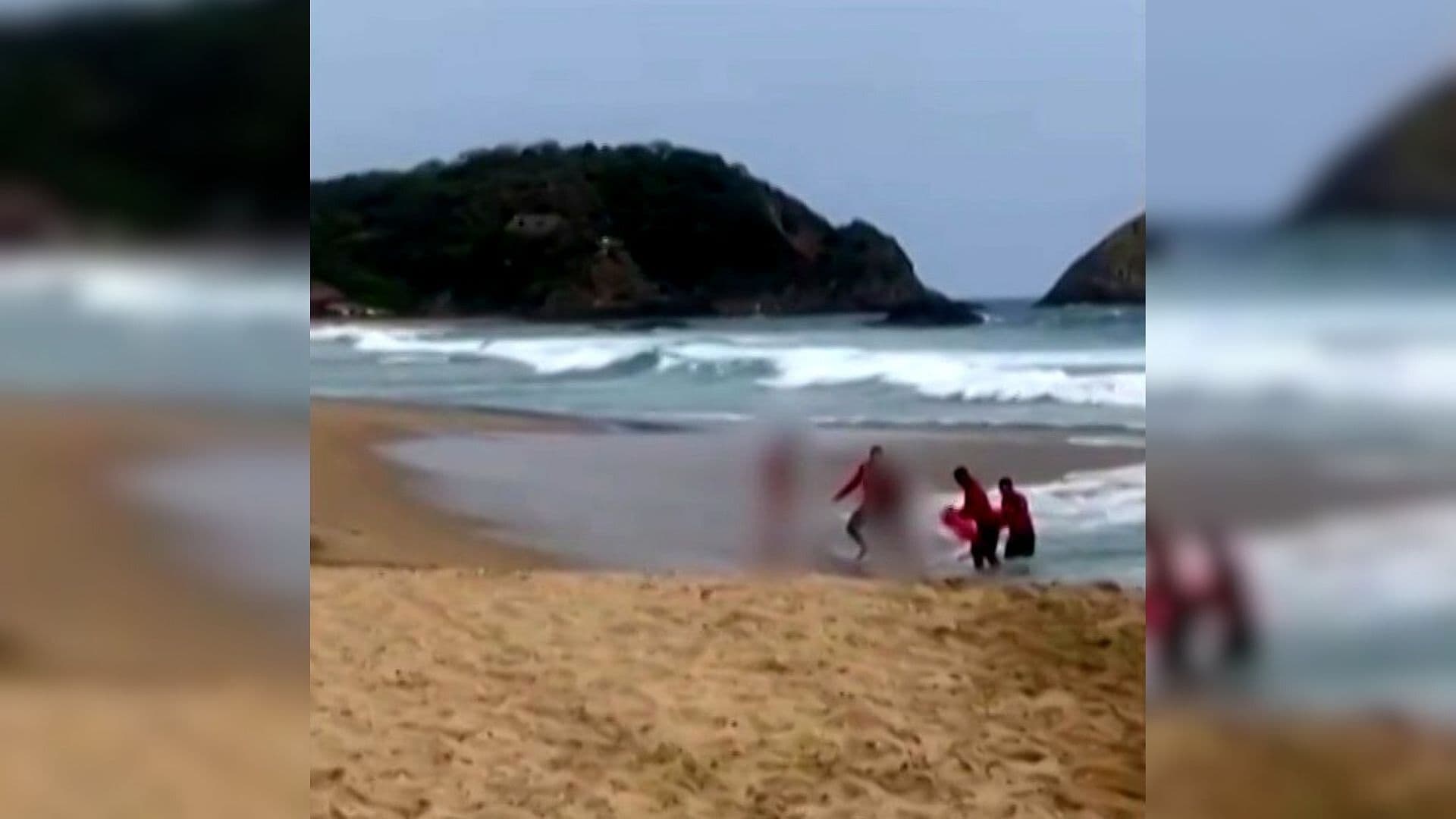 Marina Rescata a Dos Turistas a Punto de Ahogarse en Playa Zipolite, Oaxaca