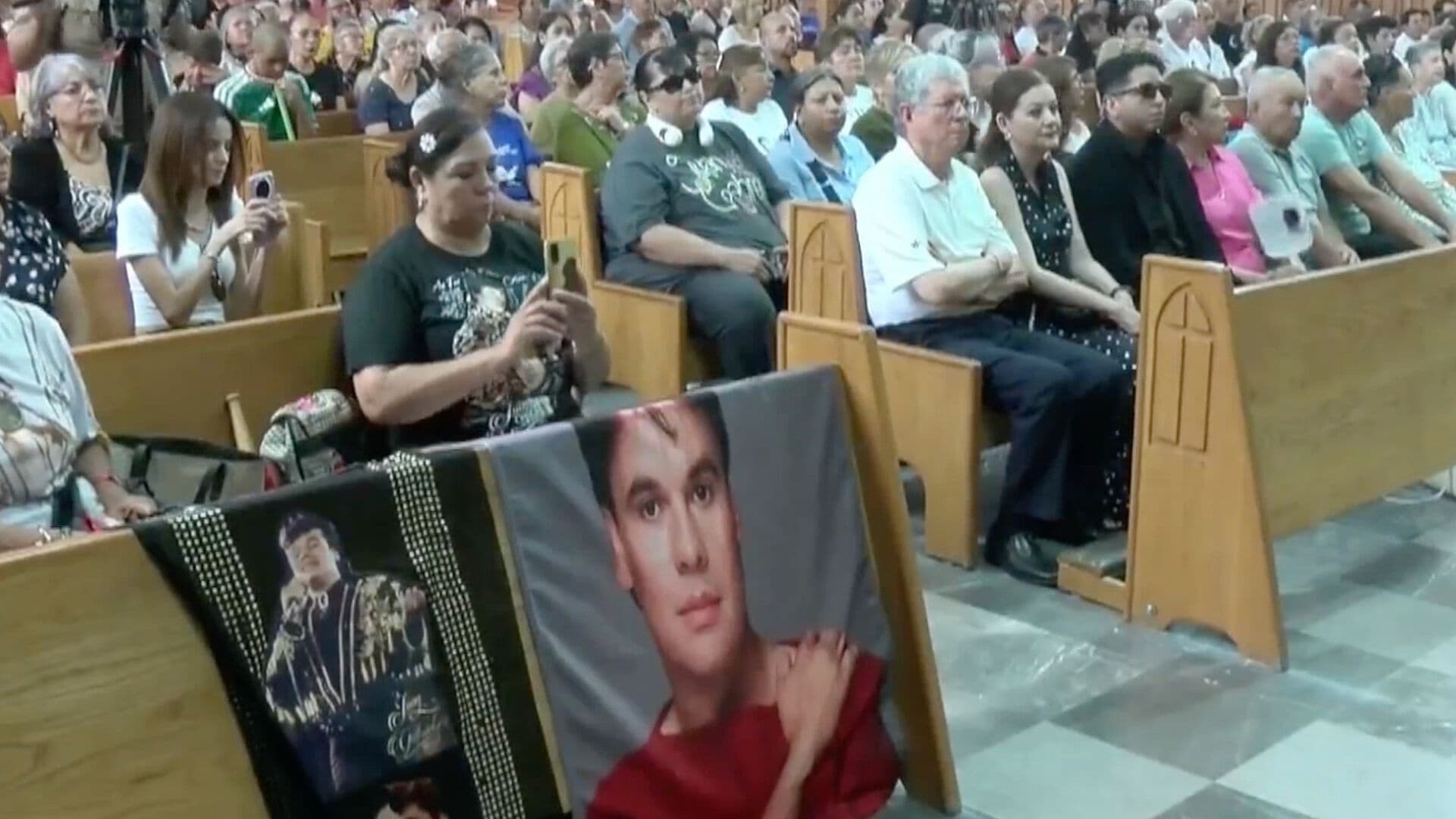 Conmemoran con Misa el Décimo Aniversario Luctuoso de Juan Gabriel en Juárez