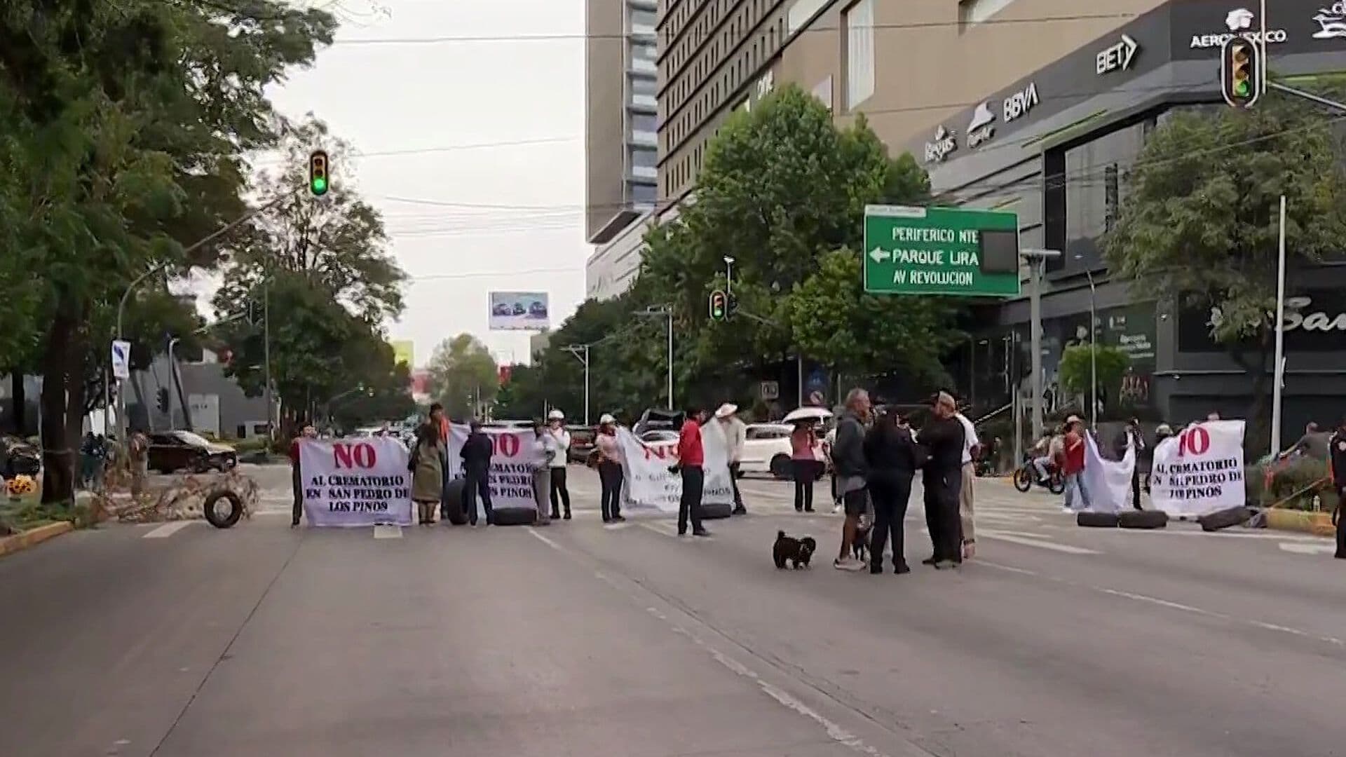Vecinos Bloquean Avenida Patriotismo por Crematorio de Mascotas en CDMX