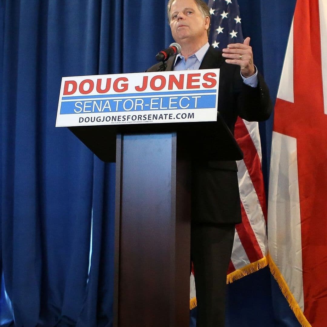 "Trump Quiere Suprimir Votos": Doug Jones