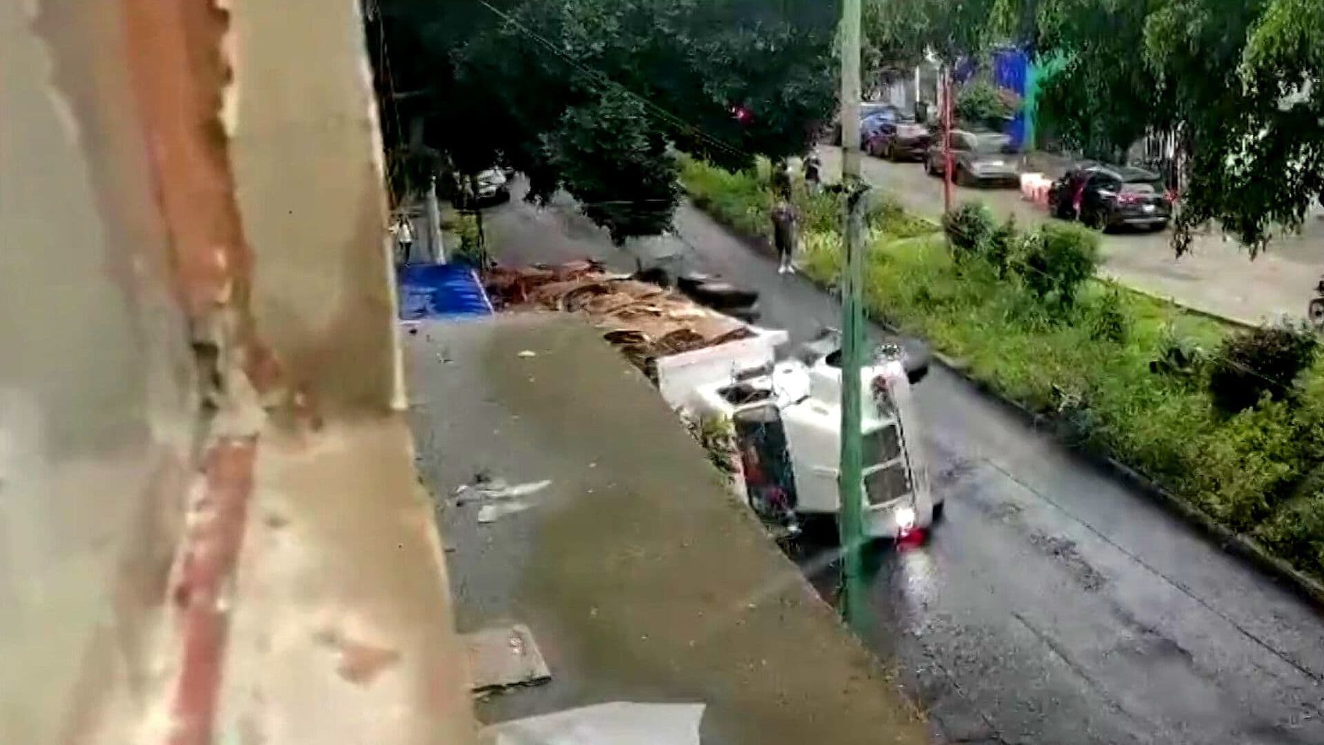 Hundimientos Provocan Volcaduras y Dañan Viviendas en Gustavo A. Madero, CDMX