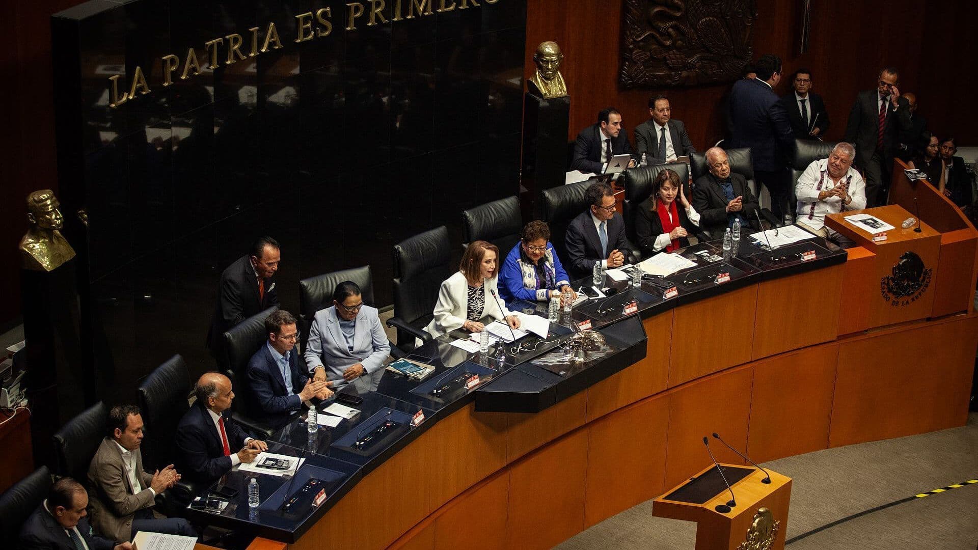 Ejecutivo Propone Nacionalidad Única para Presidencia y Gubernaturas en México