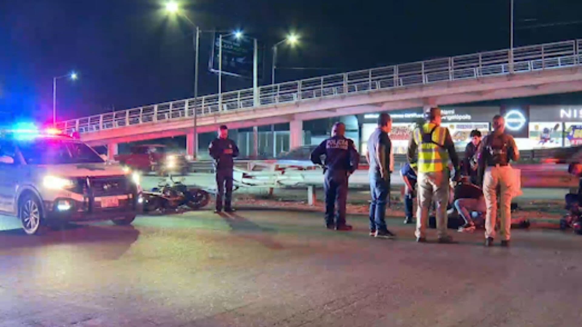 Hombre y Mujer Heridos por Accidente de Moto en Periférico Ecológico Vía Atlixcáyotl Puebla