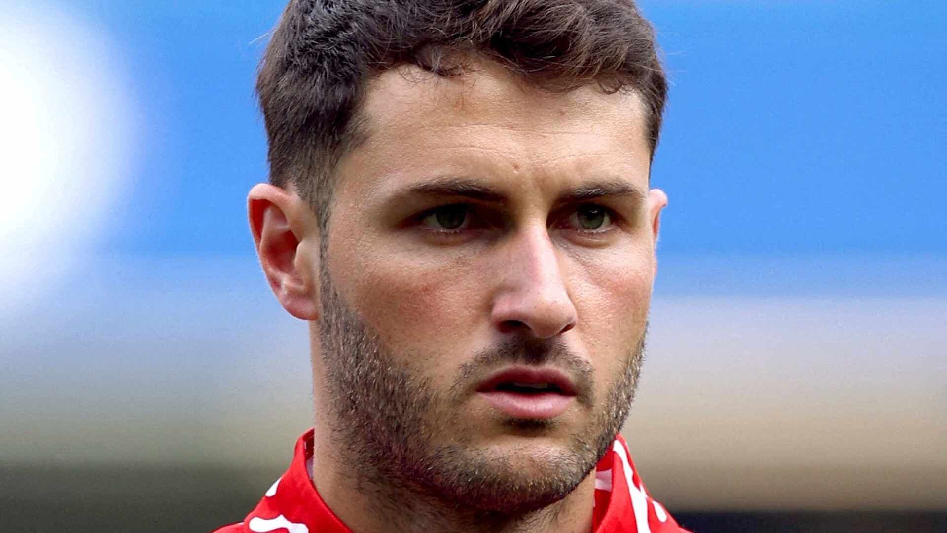 Santiago Giménez Sale del Milan y Llega a Portugal para Firmar con el Porto