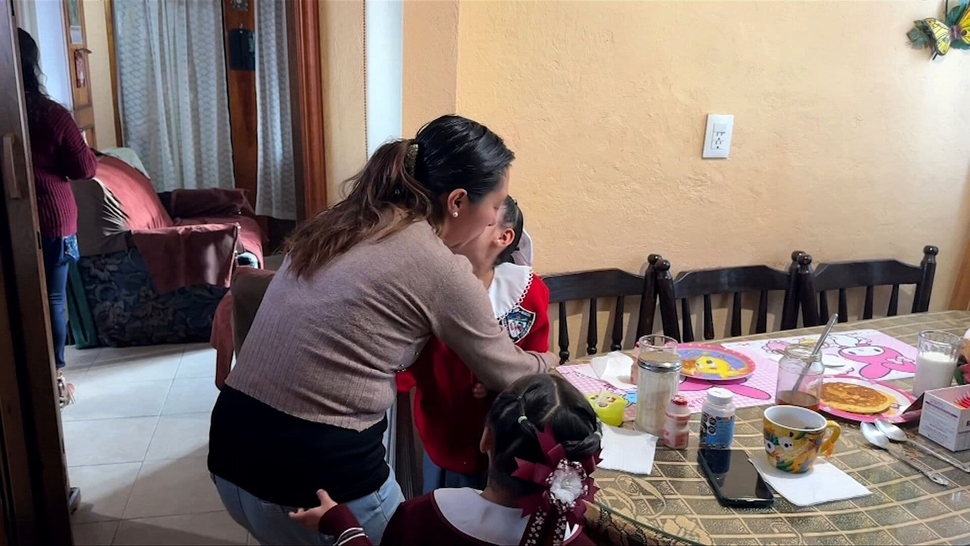 Así se Alistaron Estefanía y Emily para el Regreso a Clases