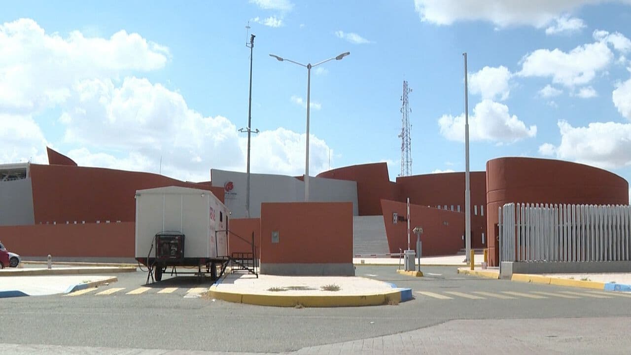 Evacúan a 100 Personas del C5 en Hermosillo Por Falla en Aire Acondicionado