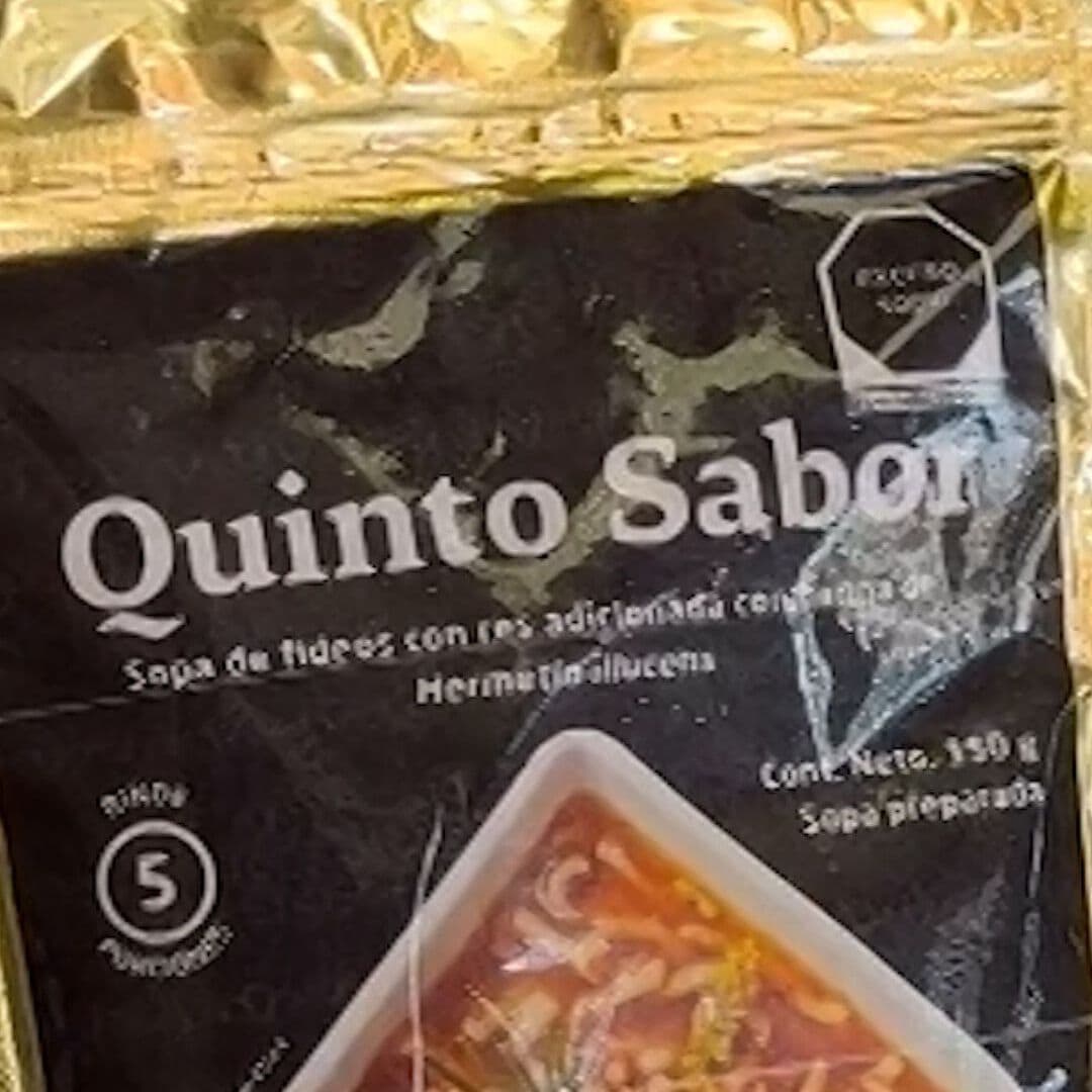 Estudiante Crea Sopa Instantánea con Larvas de Mosca