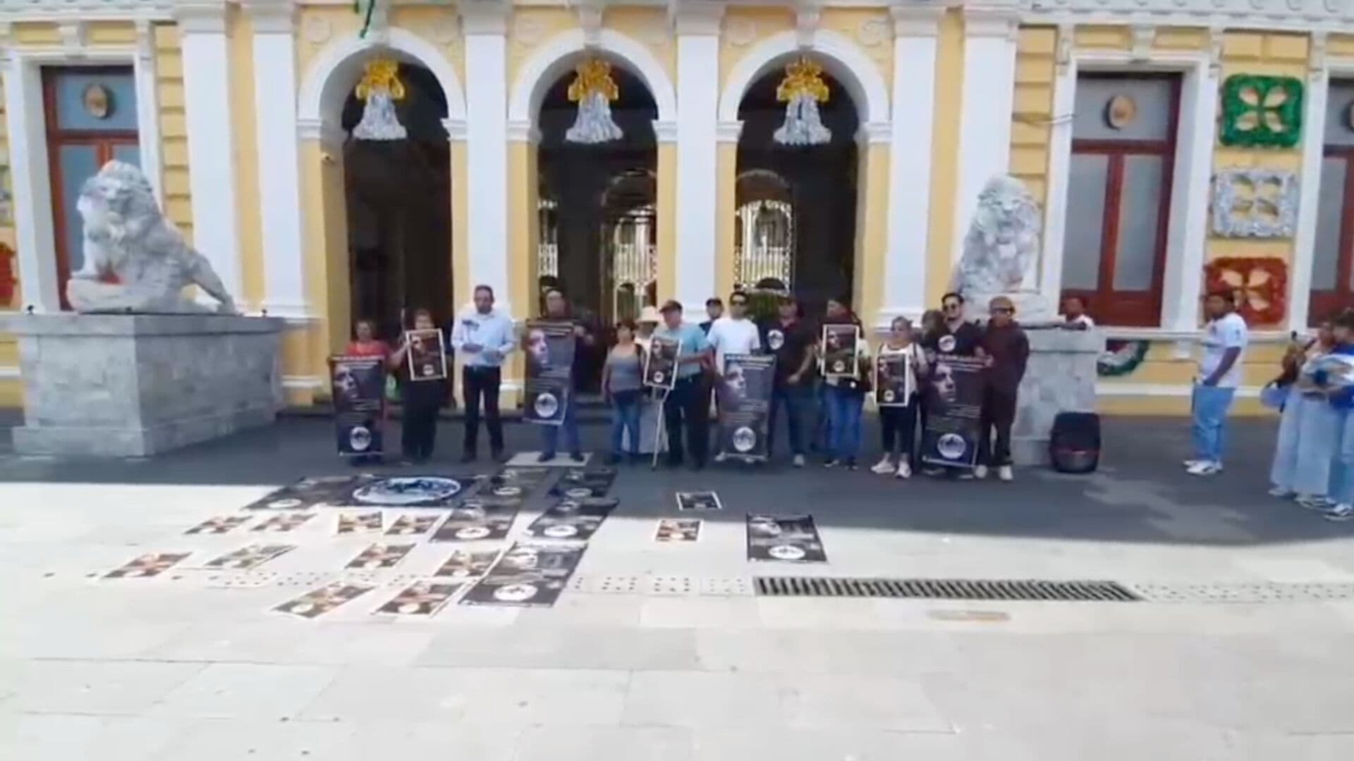 Padres de Familia Separados de sus Hijos Marchan en Orizaba Veracruz