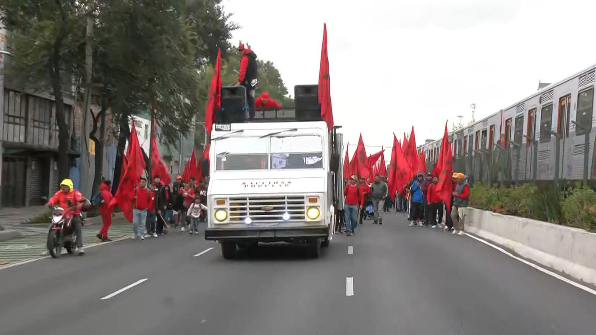 Manifestación Provoca Caos Vial en Calzada de Tlalpan, CDMX