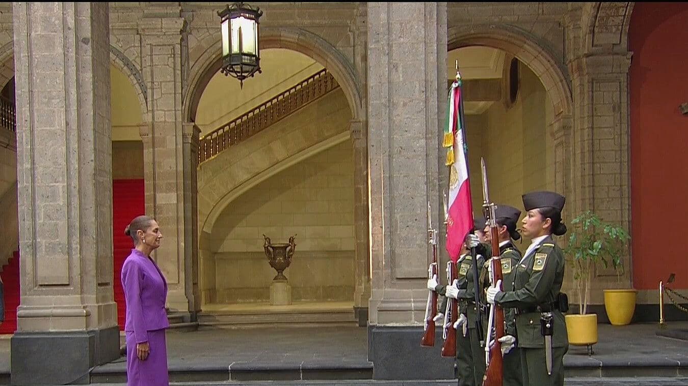 Claudia Sheinbaum Recibe Honores a la Bandera en Palacio Nacional por su Segundo Informe de Gobierno