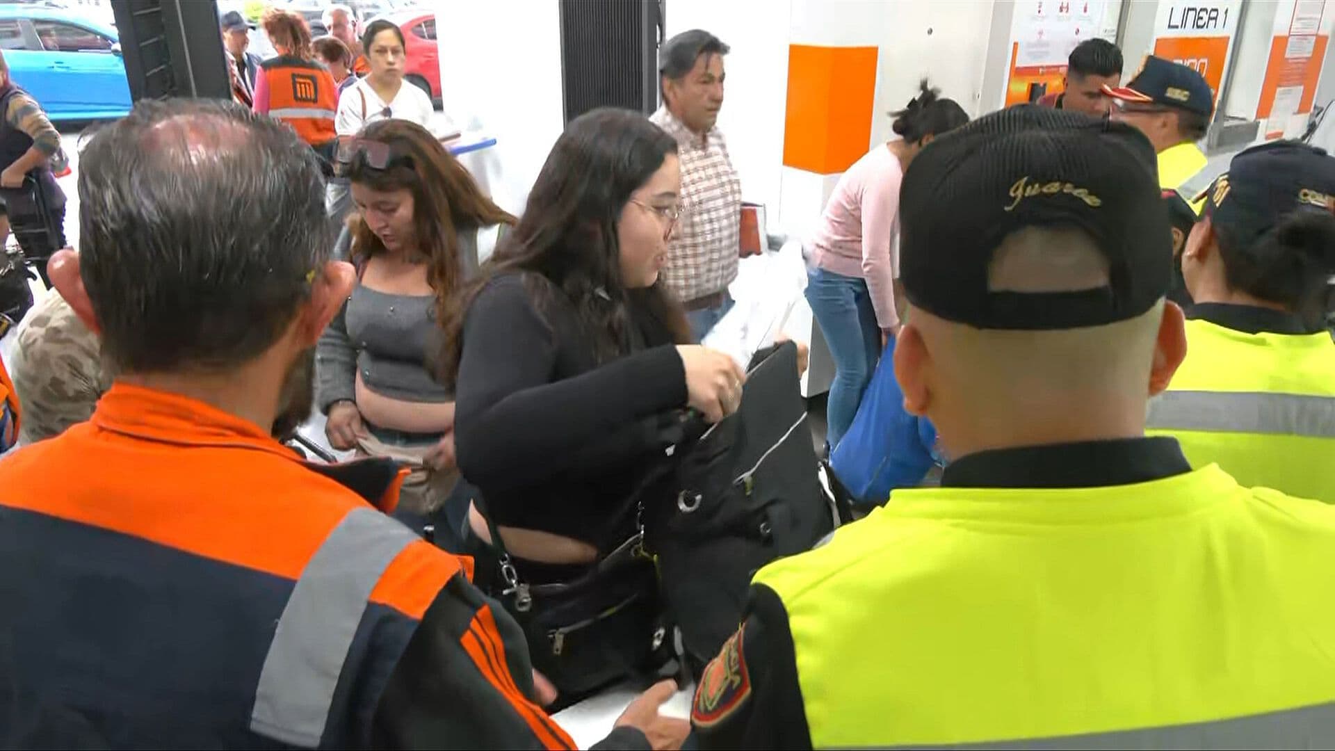 Despliegan Operativo Cero Pirotecnia en el Metro de CDMX