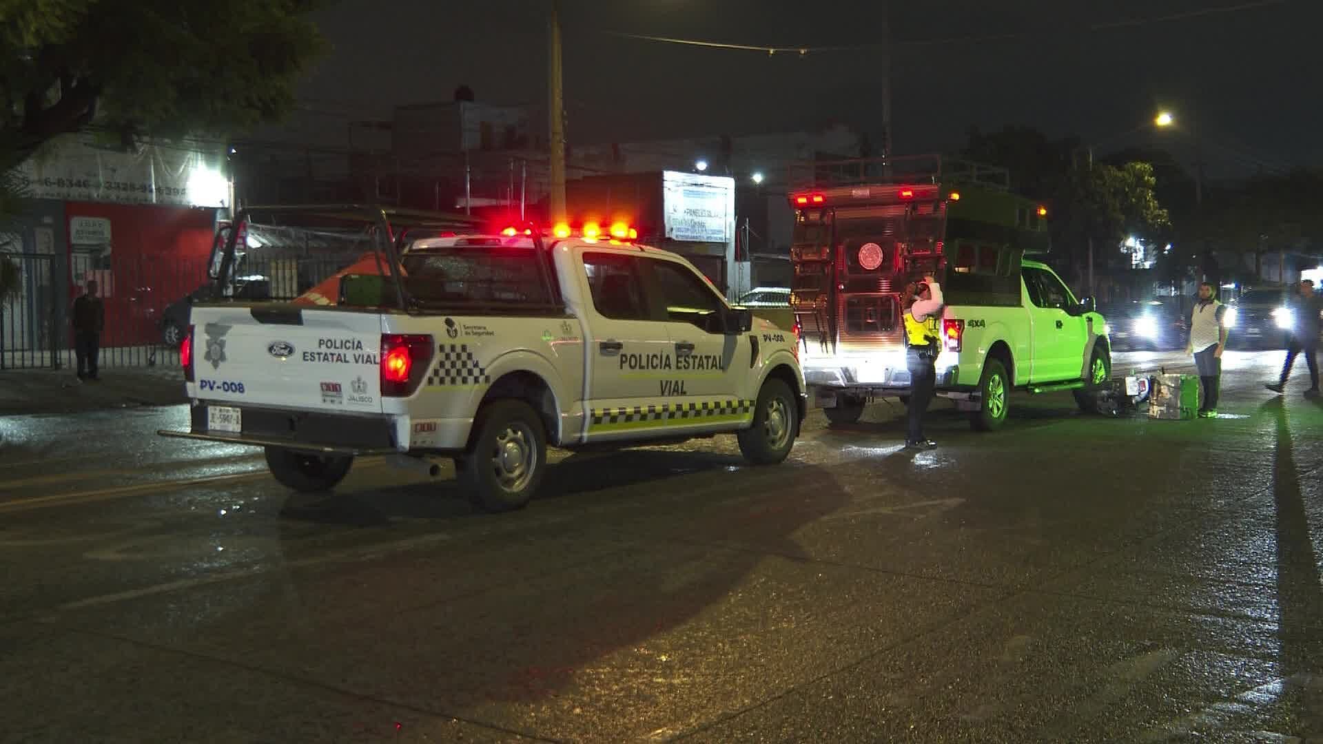 Motociclista Sobrevive Tras Quedar Bajo una Camioneta en Guadalajara