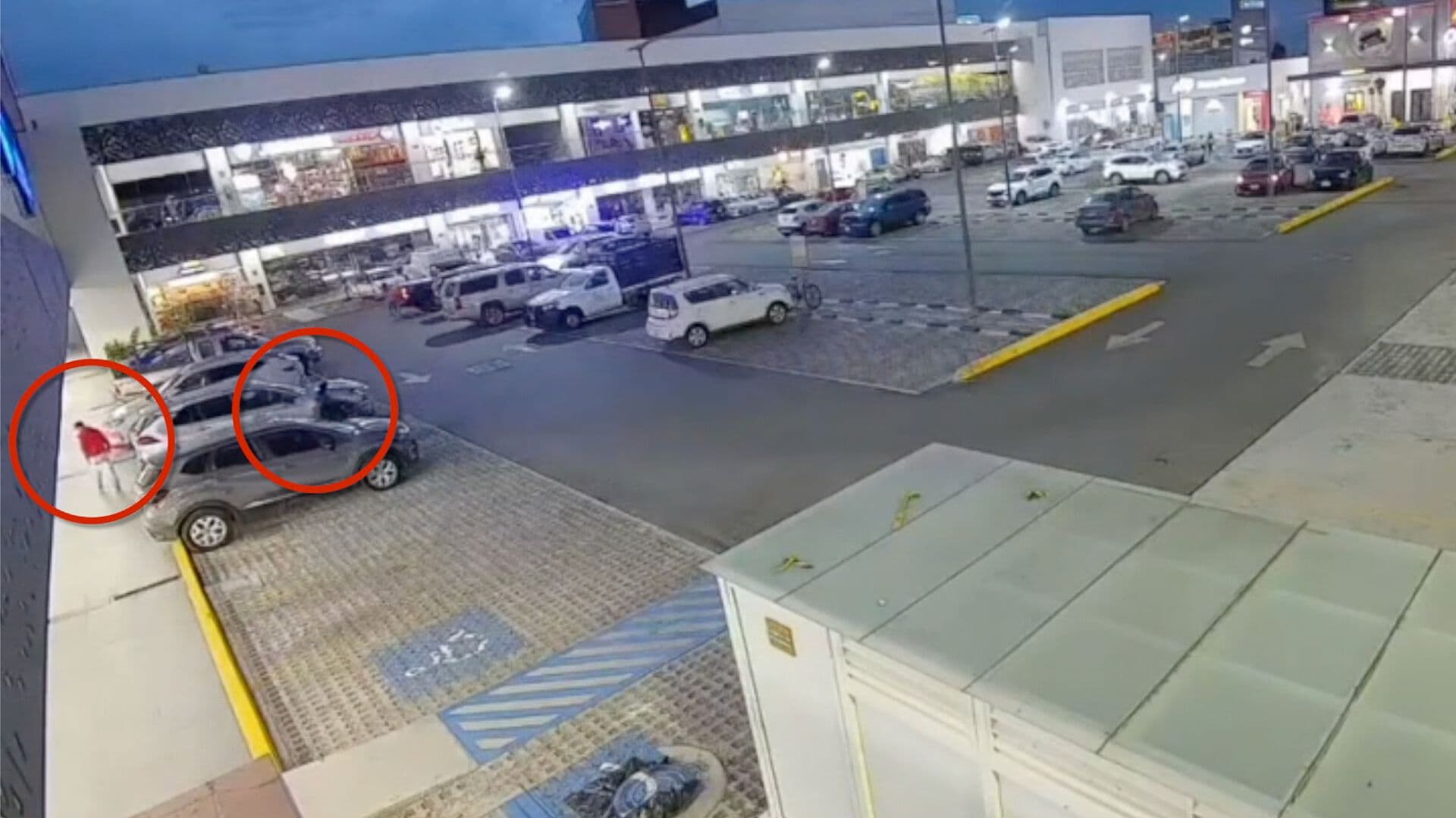 Video: Clientes Escapan durante Asalto de Tienda Departamental en Puebla