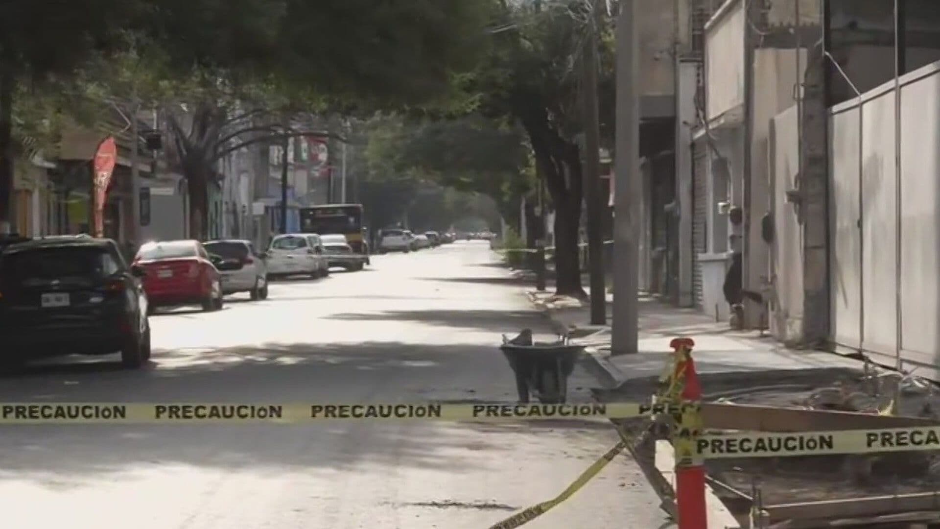 Cierran Calle Ruperto Martínez por Fuga de Gas en Centro de Monterrey