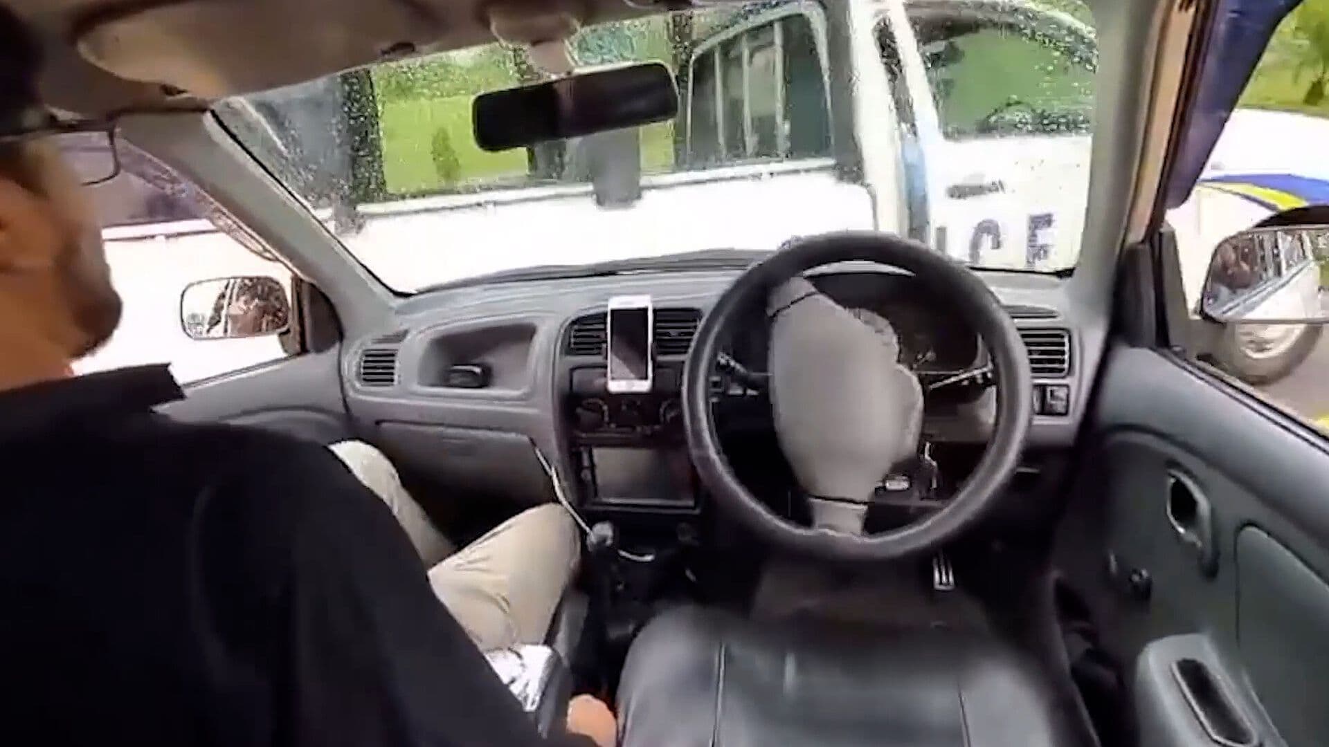 Captan Momento en que Coche Autónomo Choca