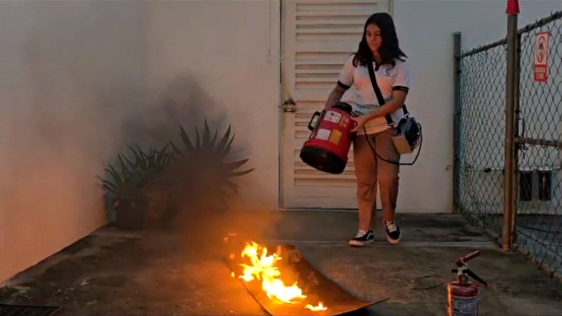 Adolescente Desarrolla Extintor Acústico para Sofocar Incendio, Tamaulipas
