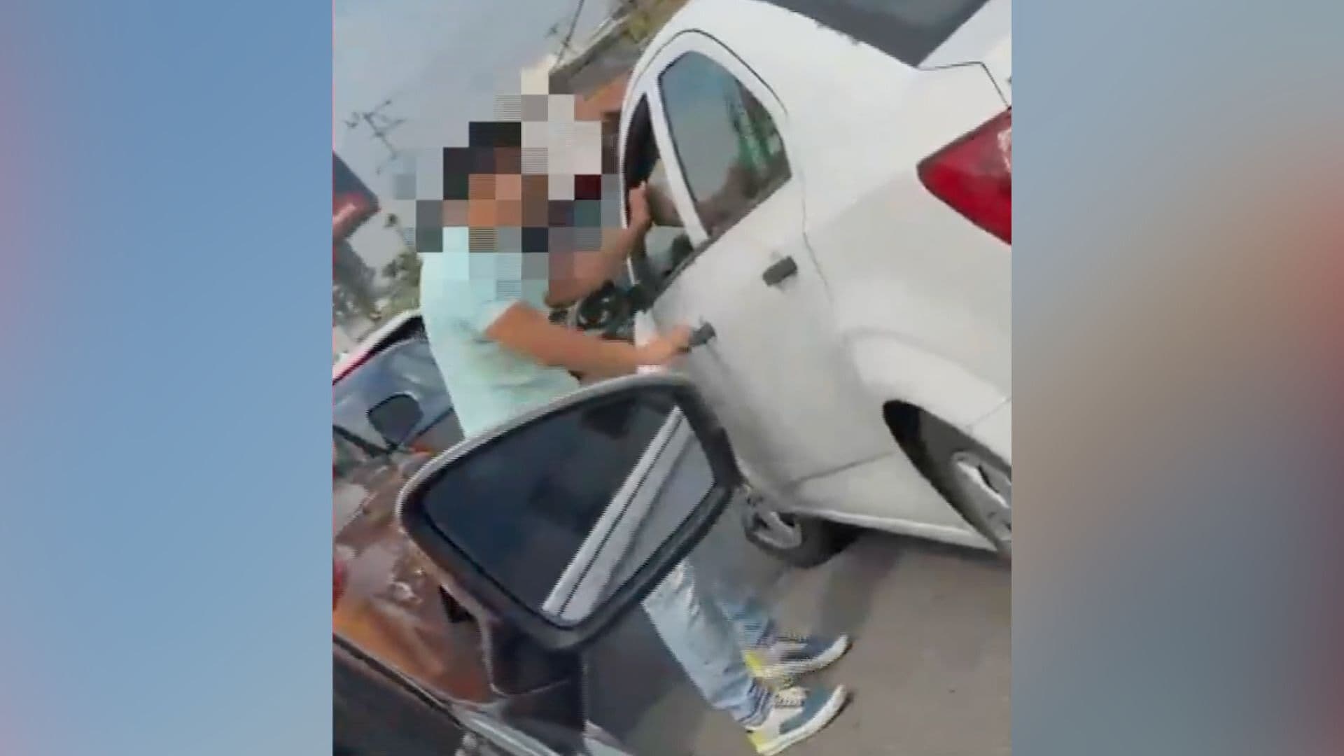 Video Conflicto Vial Conductor Rompe Ventanilla Auto Choque Camioneta Vía Atlixcáyotl Puebla