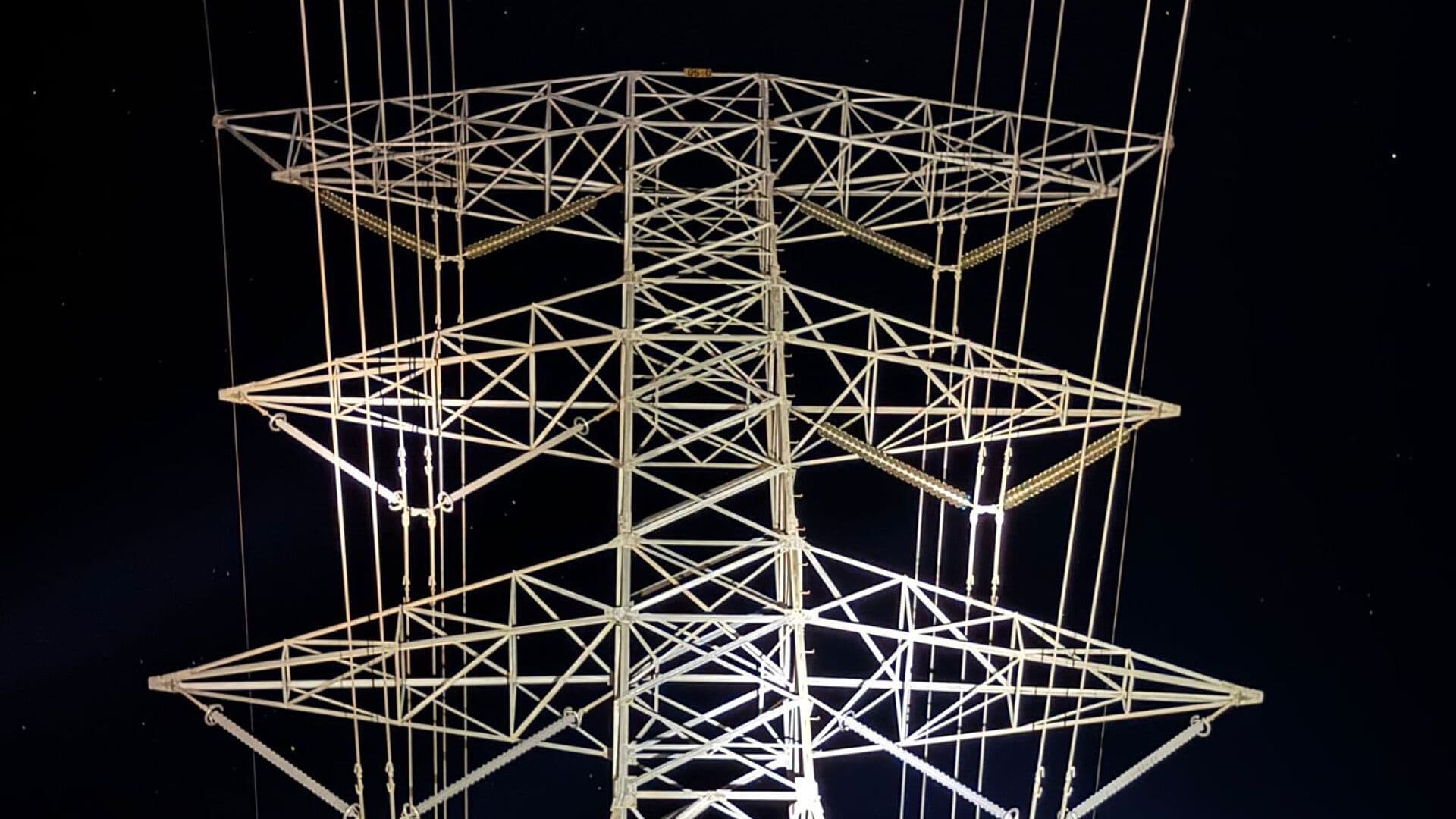 Apagón Deja Sin Luz, Telefonía e Internet a Miles de Personas en 4 Estados