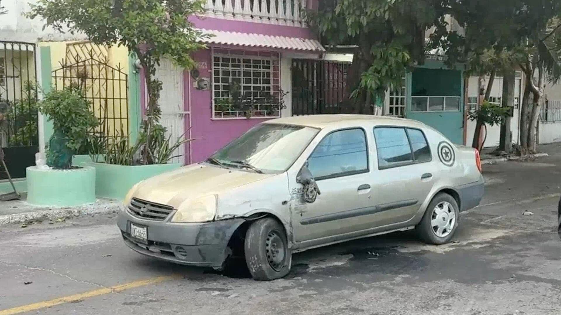 Abandonan Auto Descompuesto Chocado en Calles Infonavit Buena Vista Zona Norte Veracruz