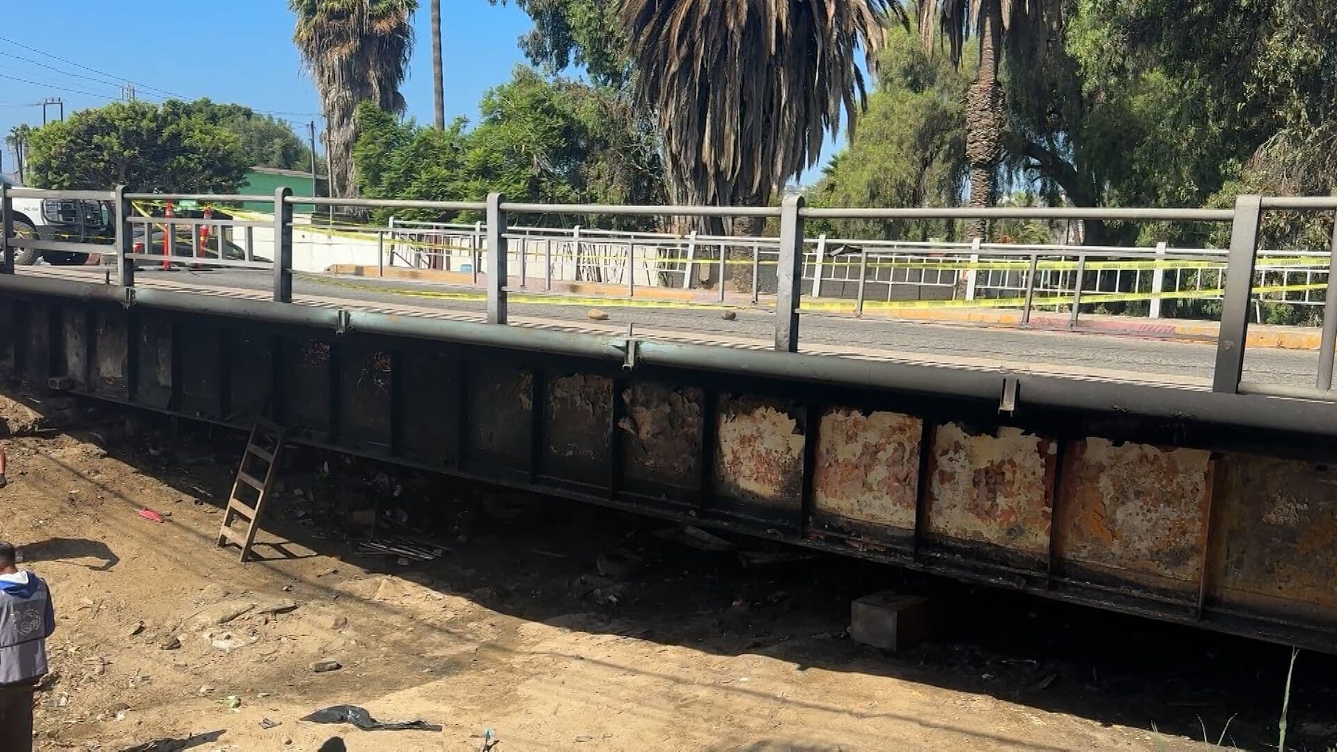 Cierran el Puente de la Espinoza tras Afectaciones por Incendio en Ensenada BC