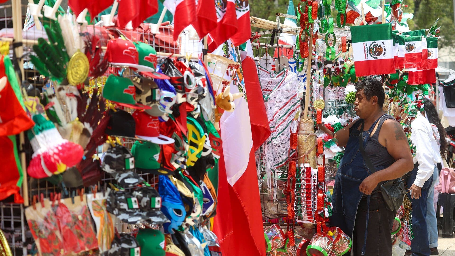 Inicia Venta de Artículos Patrios en el Centro de CDMX