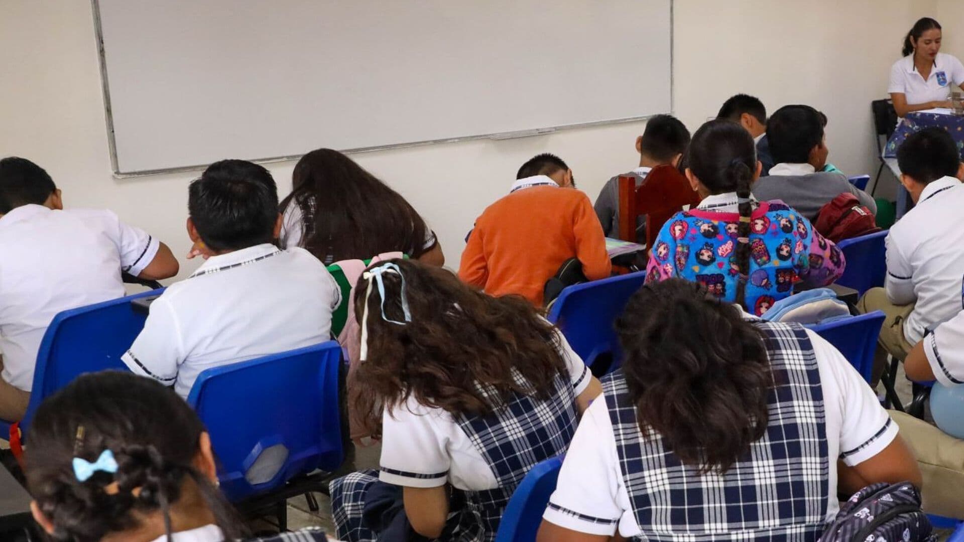 Educación en México: las Becas No Han Frenado la Deserción Escolar