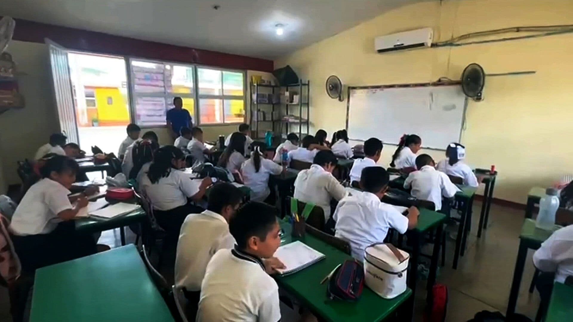 Desde Hace 14 Años, una Primaria en Chiapas No Permite el Uso de Celulares