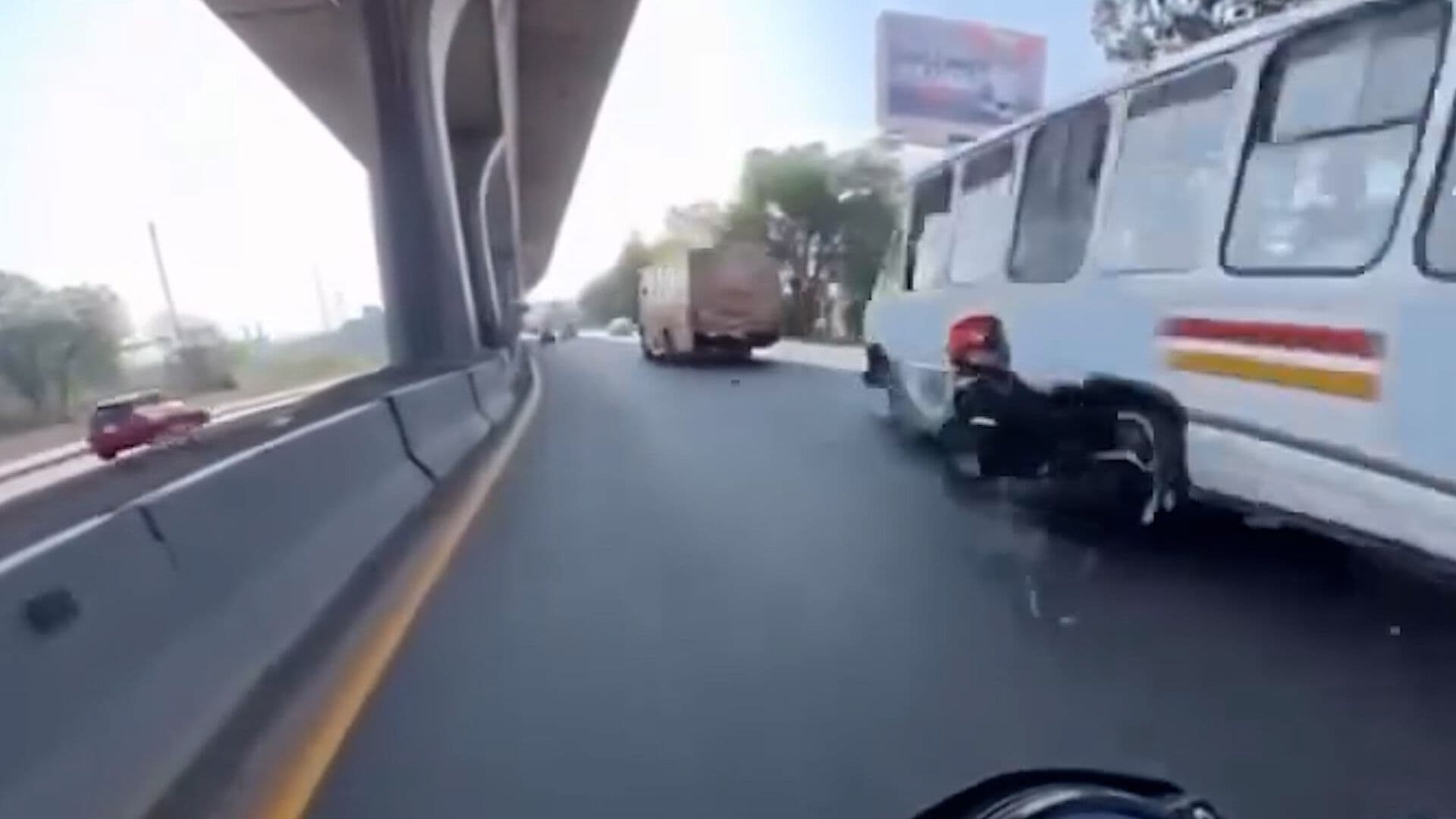 Moto a Exceso de Velocidad Casi Provoca Tragedia en la México-Querétaro