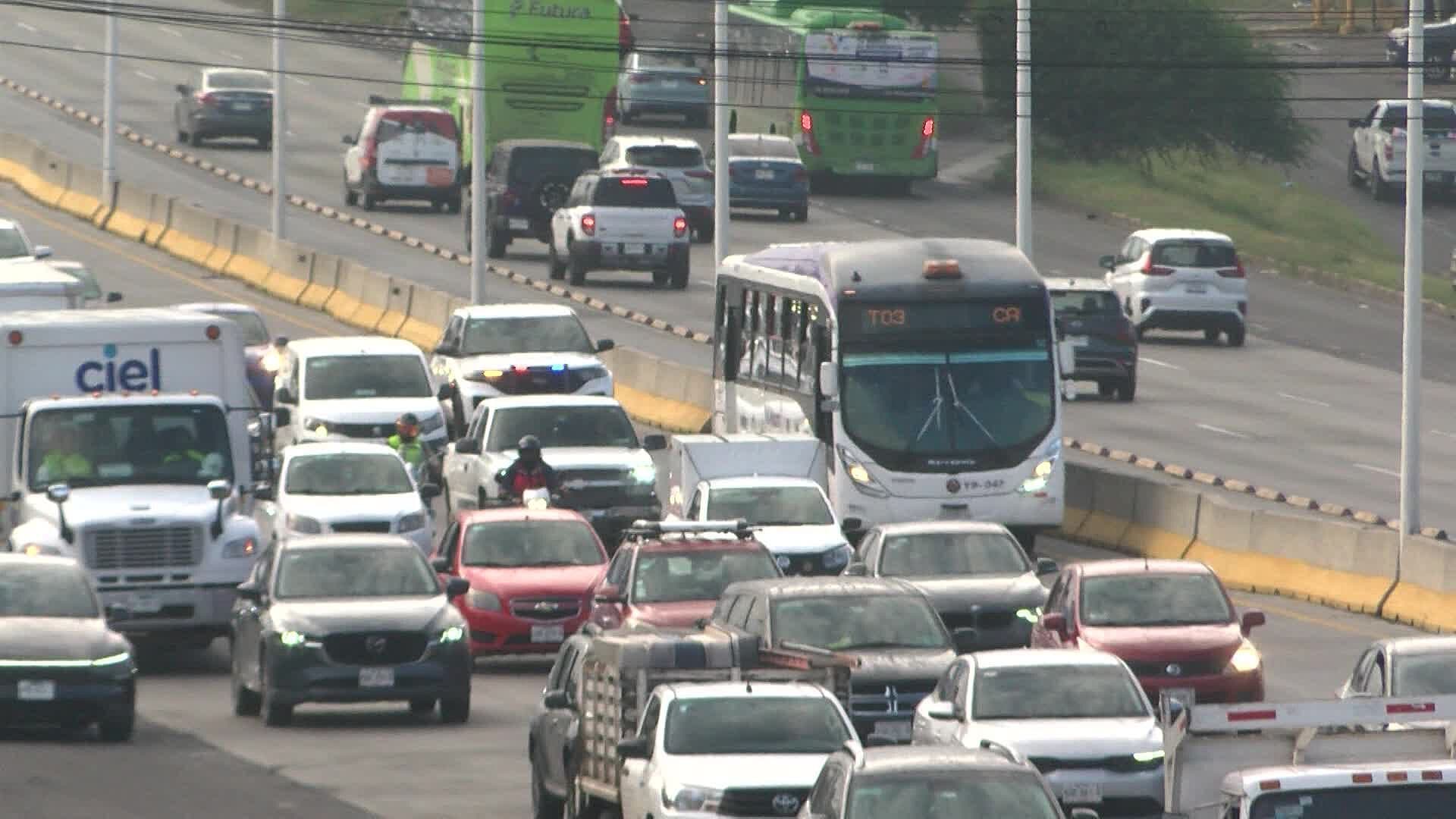 Multa de Hasta 23 mil Pesos por Invadir Carriles Confinados de Transporte Público en Jalisco