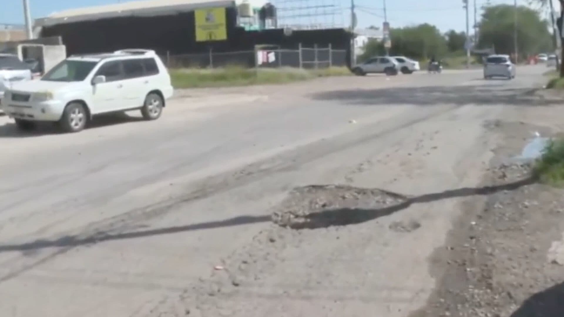 Bulevar Los Portales en León se Encuentra Lleno de Baches, Vecinos Piden su Rehabilitación