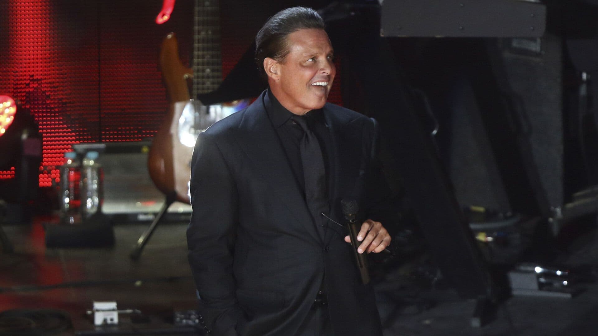 Michelle Salas Revela Cuál es el Estado de Salud del Cantante Luis Miguel