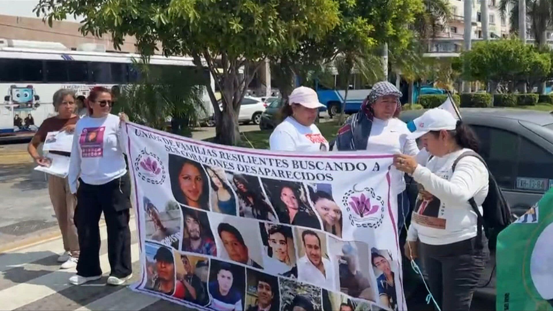 Madres Buscadoras Denuncian en Acapulco el Retiro de Fichas de Búsqueda