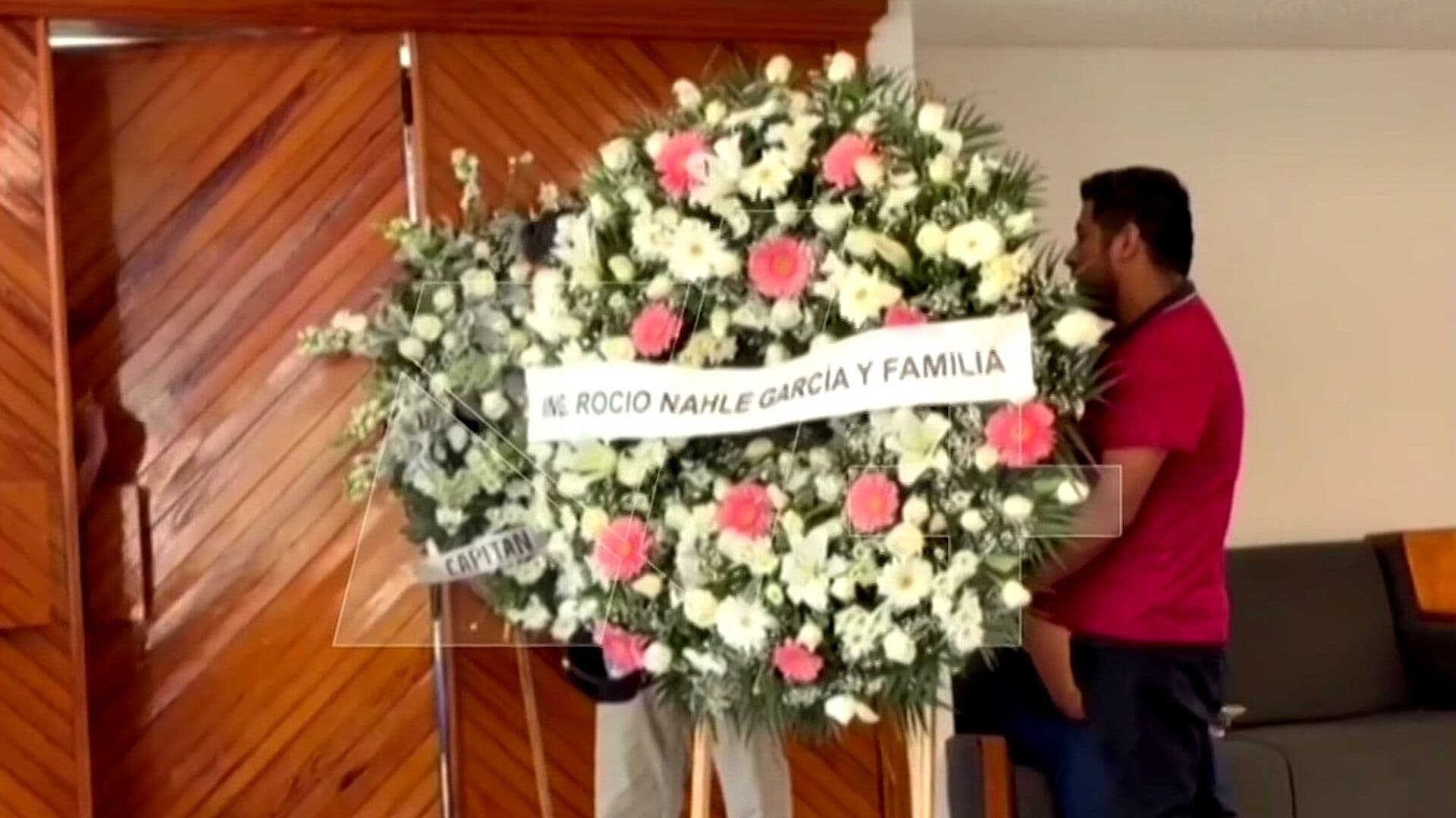 Compañeros de Bancada Acompañan a Familia de Zenyazen Escobar en Funeral en Xalapa