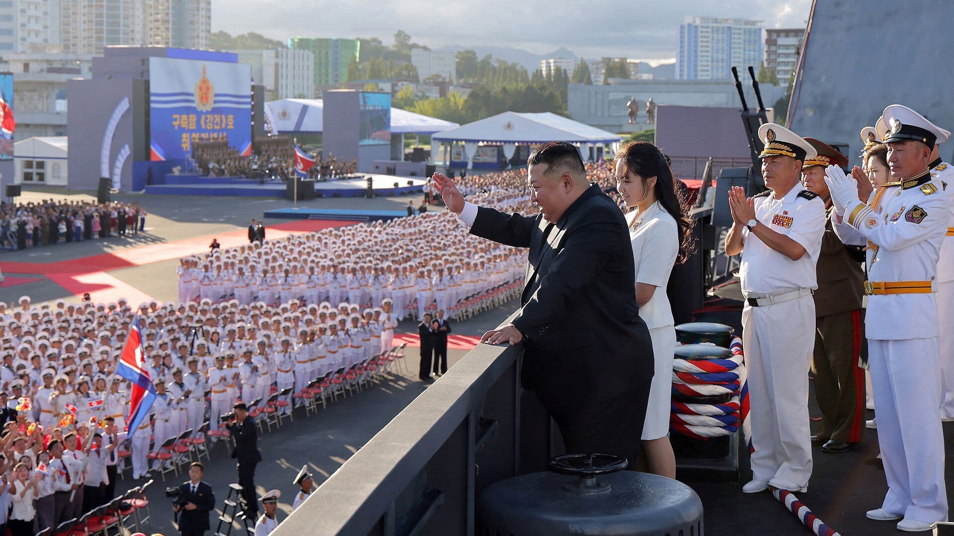 Kim Jong-un y Su Hija Presentan Su Nuevo Destructor